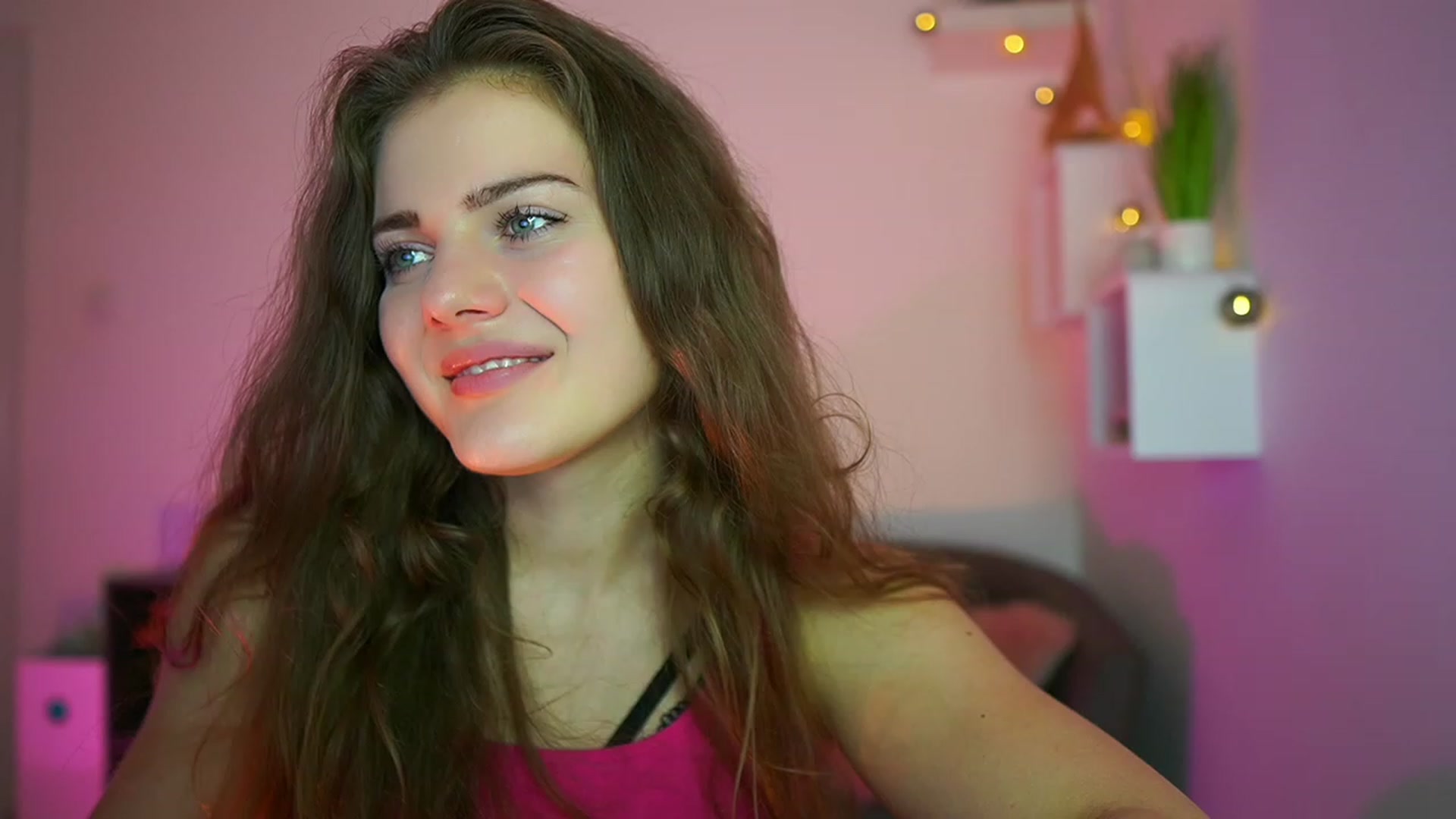Gallery image thumbnail from Elly_Malkova_'s myfreecams stream on, 06/20/2023, 22:36 image 5 of 20