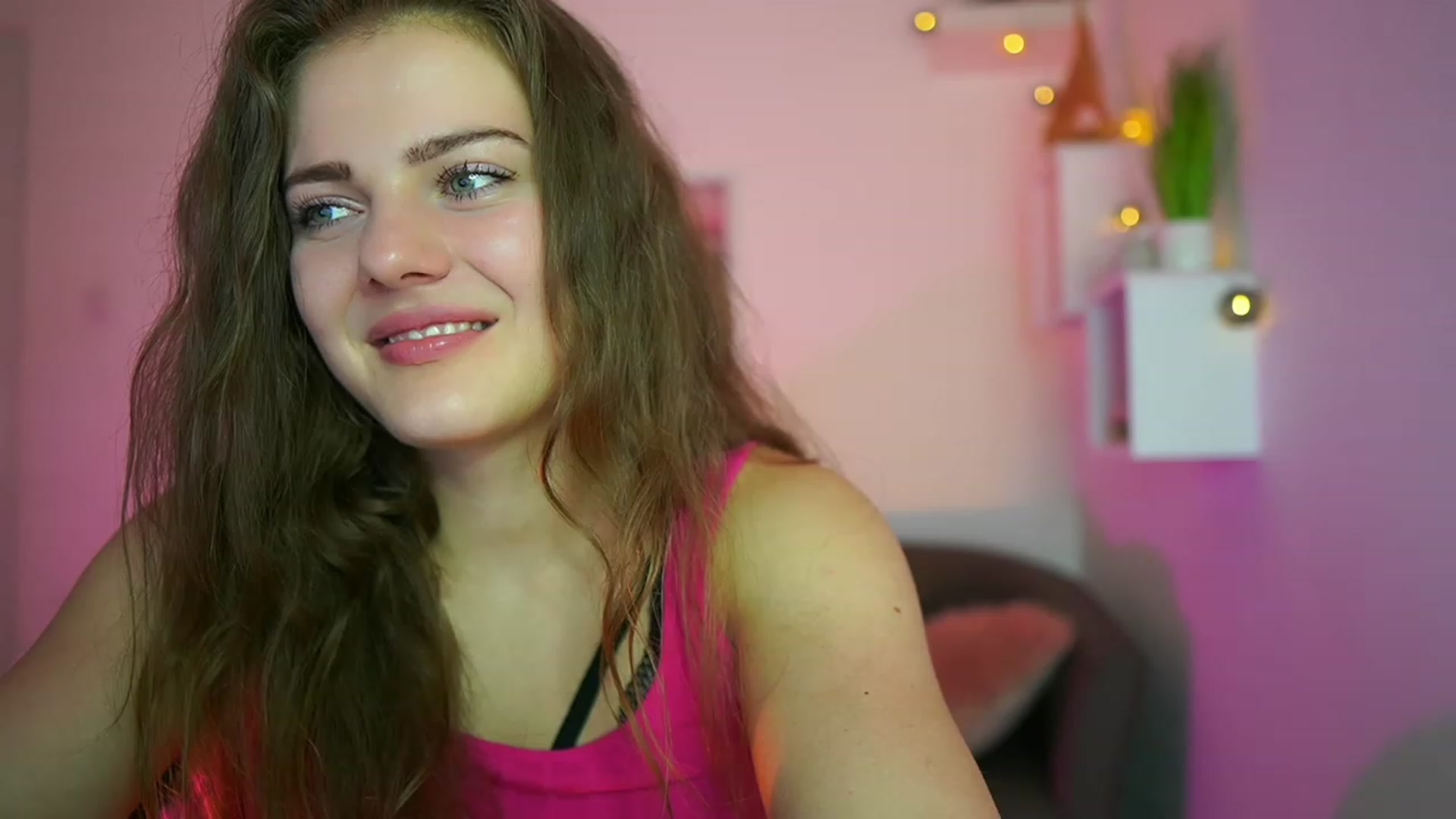 Gallery image thumbnail from Elly_Malkova_'s myfreecams stream on, 06/20/2023, 22:36 image 2 of 20