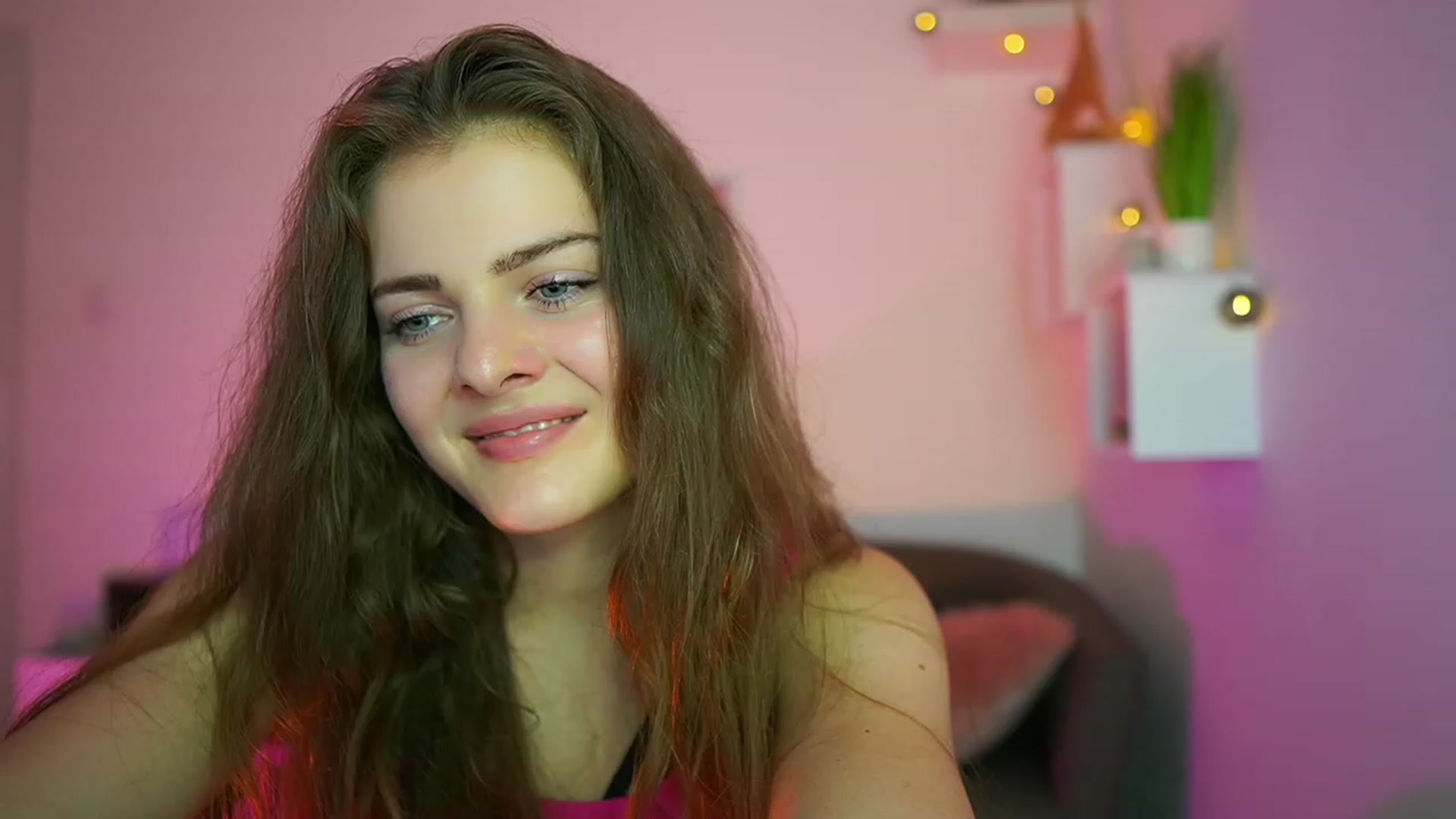 Gallery image thumbnail from Elly_Malkova_'s myfreecams stream on, 06/20/2023, 22:36 image 10 of 20