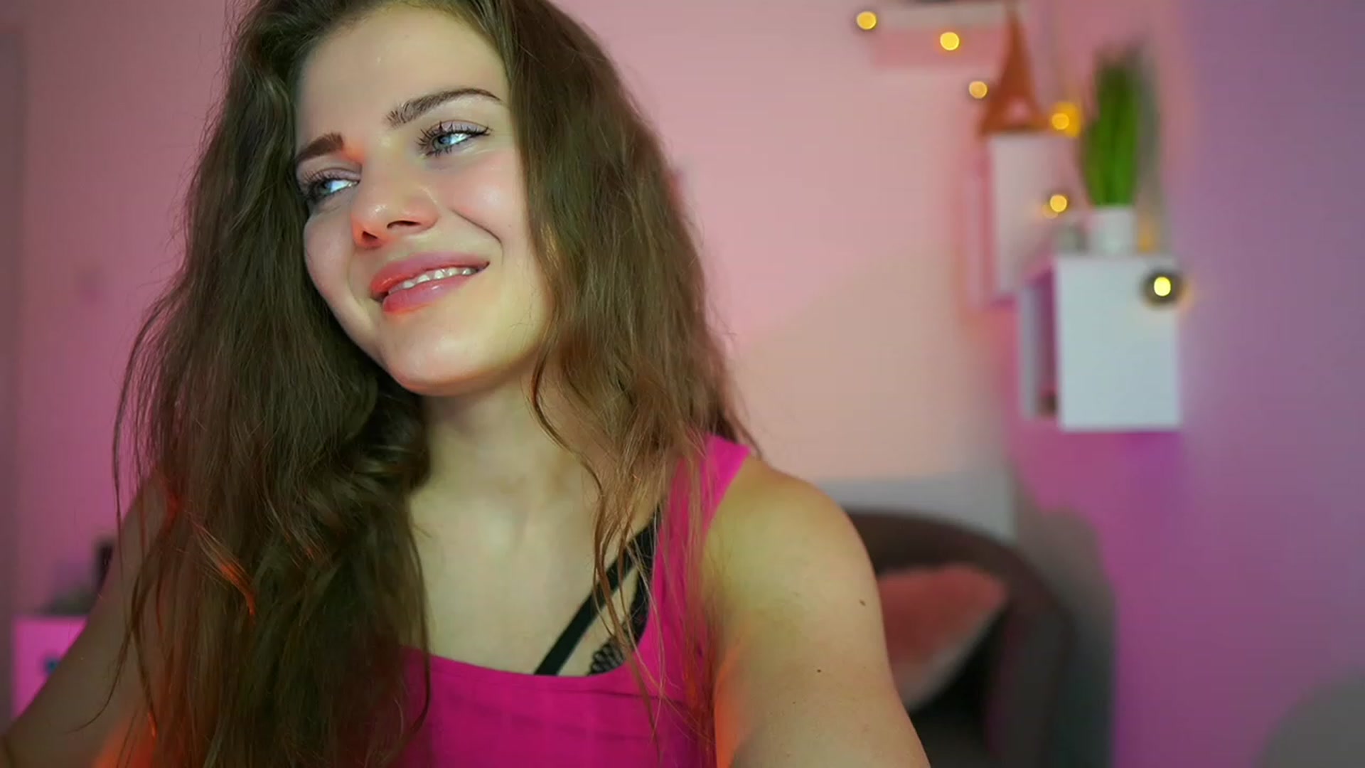 Gallery image thumbnail from Elly_Malkova_'s myfreecams stream on, 06/20/2023, 22:36 image 1 of 20