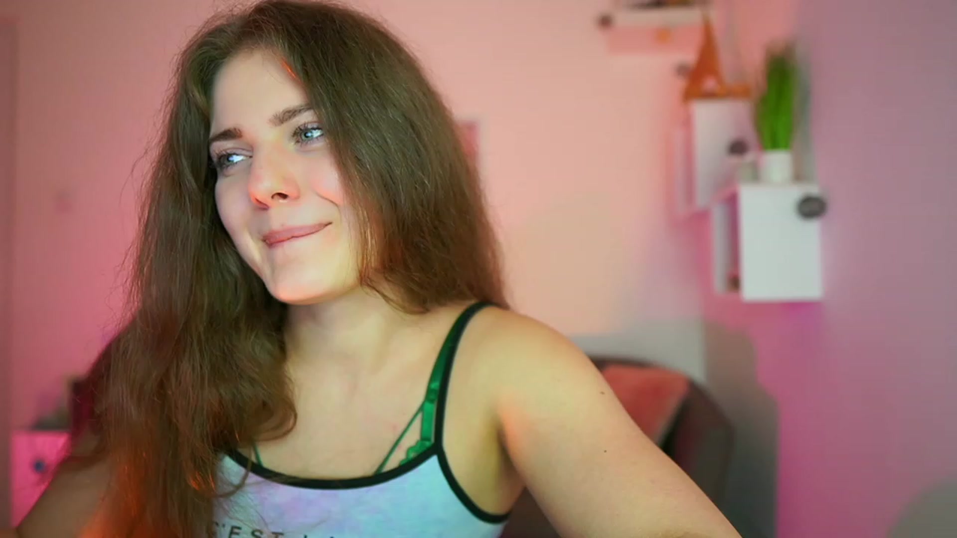 Gallery image thumbnail from Elly_Malkova_'s myfreecams stream on, 06/21/2023, 19:33 image 19 of 20