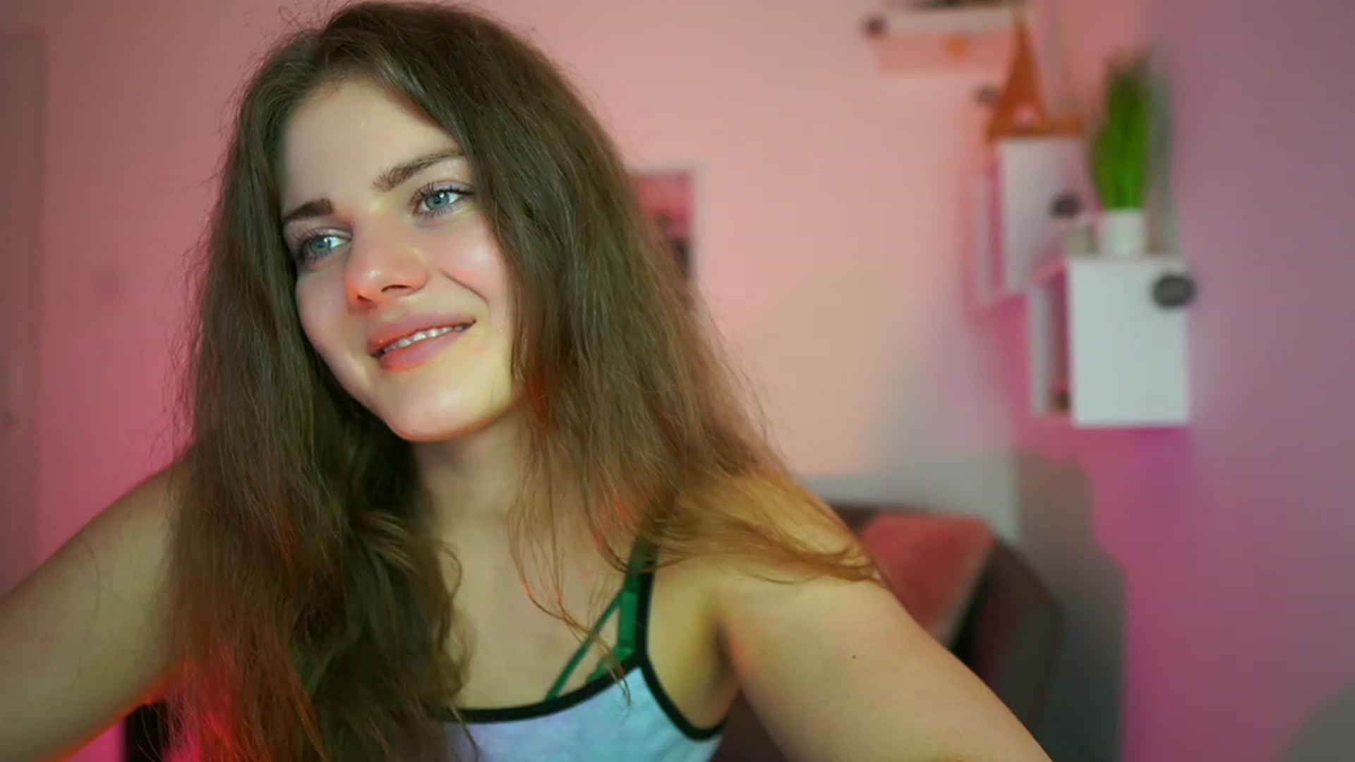 Gallery image thumbnail from Elly_Malkova_'s myfreecams stream on, 06/21/2023, 19:33 image 10 of 20