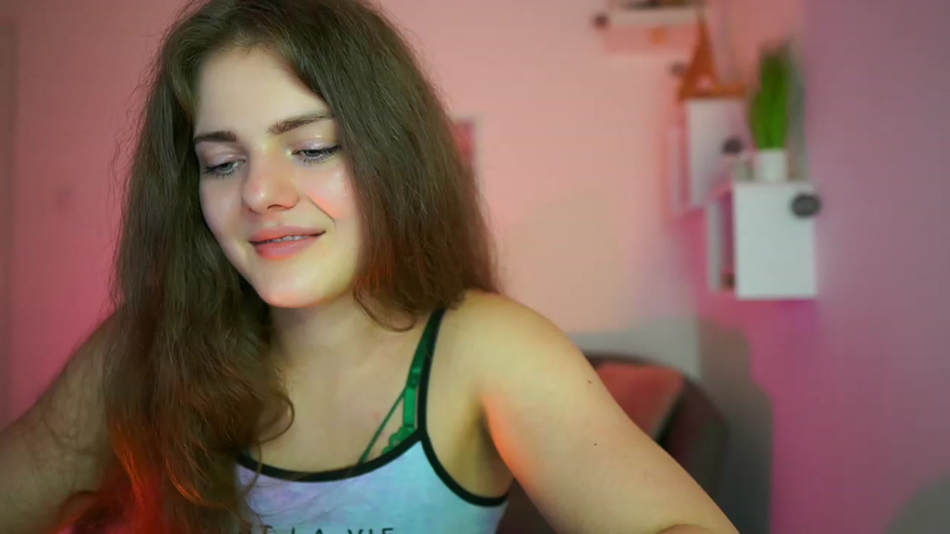 Gallery image thumbnail from Elly_Malkova_'s myfreecams stream on, 06/21/2023, 19:33 image 20 of 20