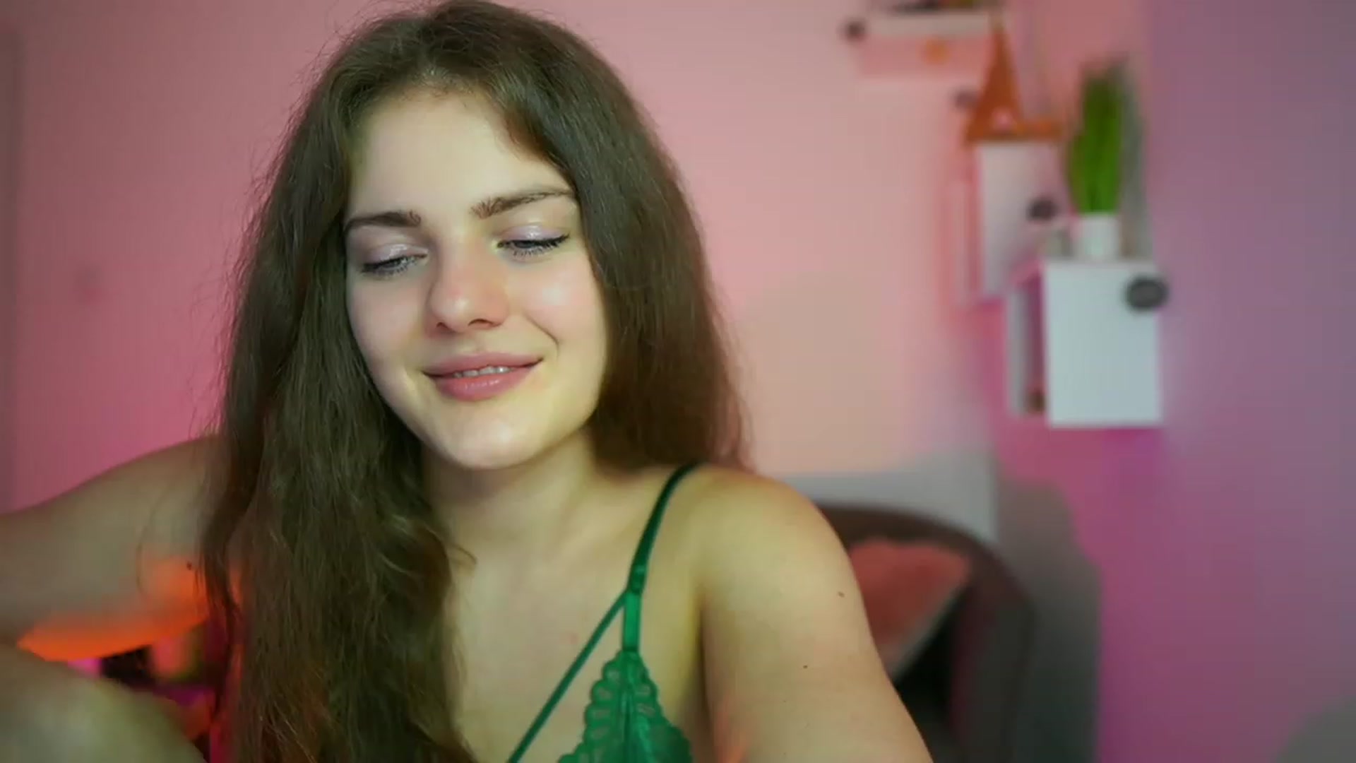 Gallery image thumbnail from Elly_Malkova_'s myfreecams stream on, 06/21/2023, 21:38 image 11 of 20