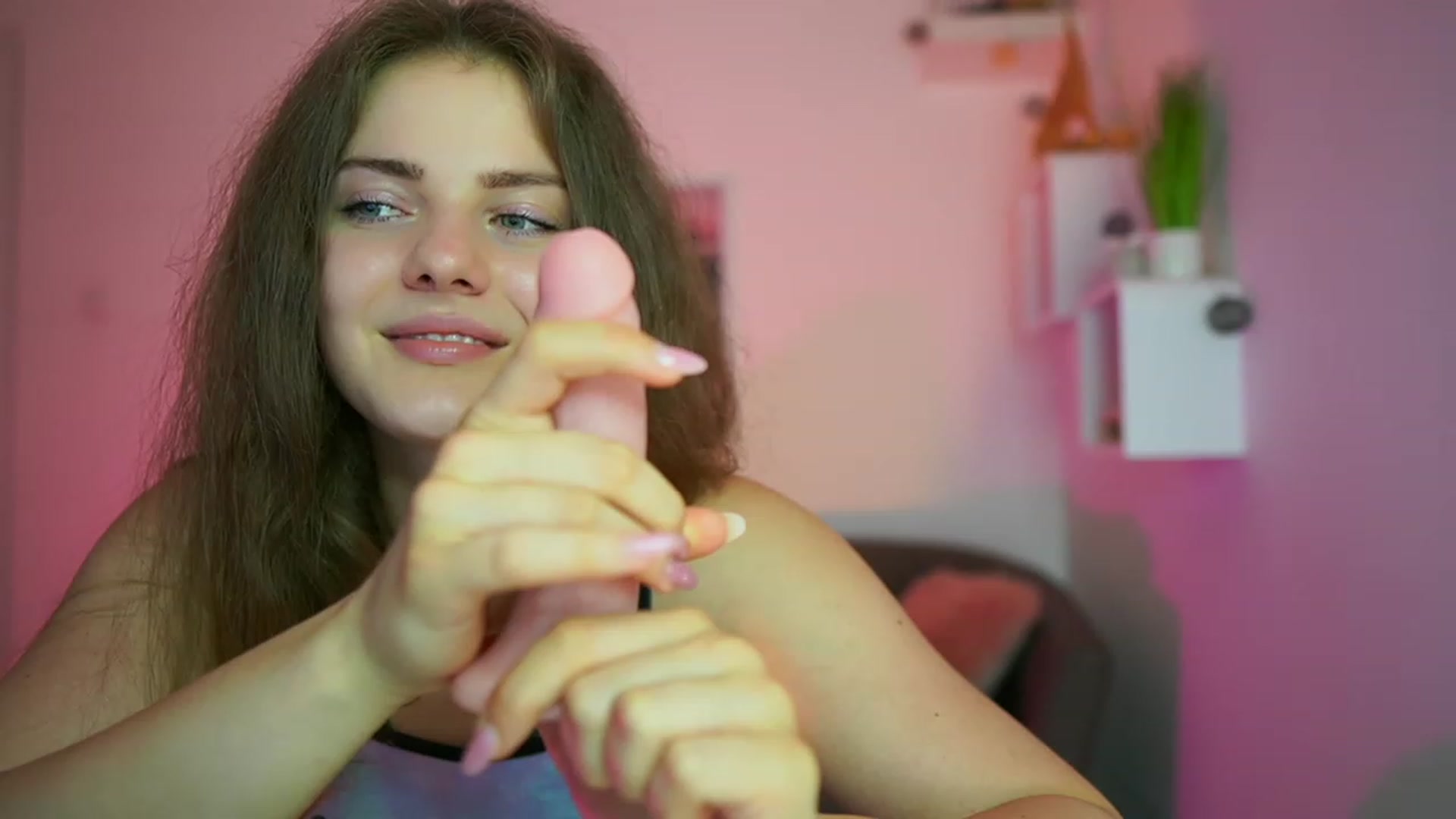 Gallery image thumbnail from Elly_Malkova_'s myfreecams stream on, 06/21/2023, 21:38 image 5 of 20
