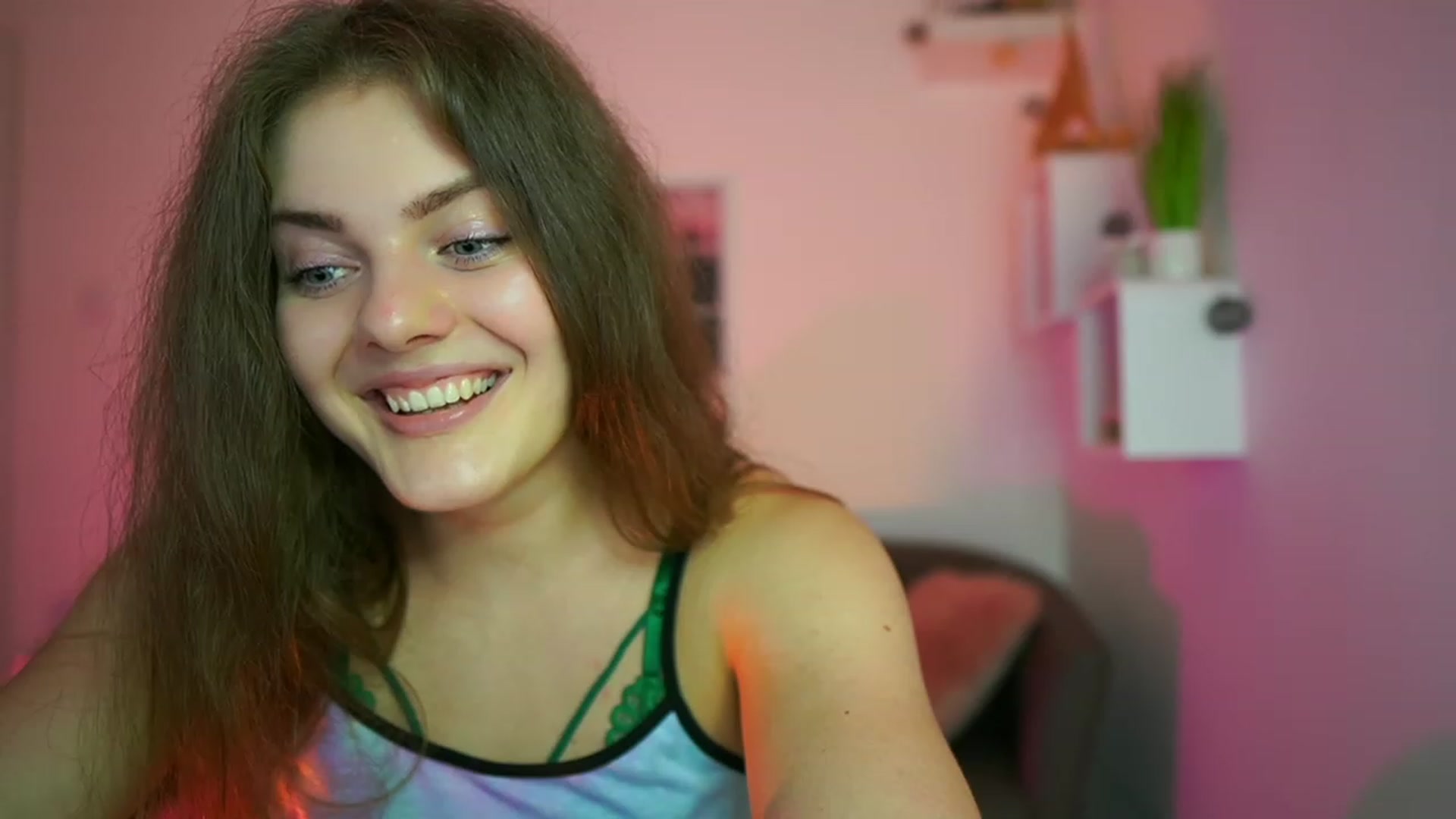 Gallery image thumbnail from Elly_Malkova_'s myfreecams stream on, 06/21/2023, 21:38 image 6 of 20