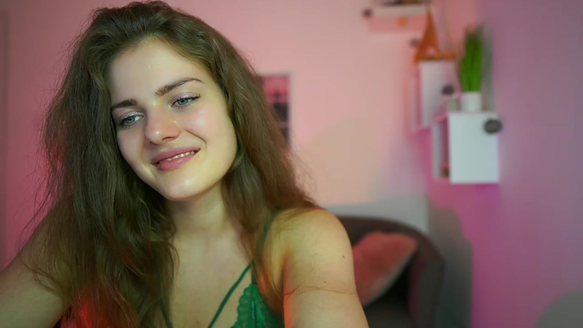 Gallery image thumbnail from Elly_Malkova_'s myfreecams stream on, 06/21/2023, 21:38 image 15 of 20