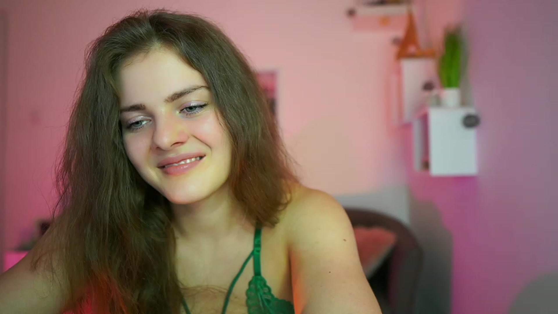 Gallery image thumbnail from Elly_Malkova_'s myfreecams stream on, 06/21/2023, 22:11 image 3 of 20
