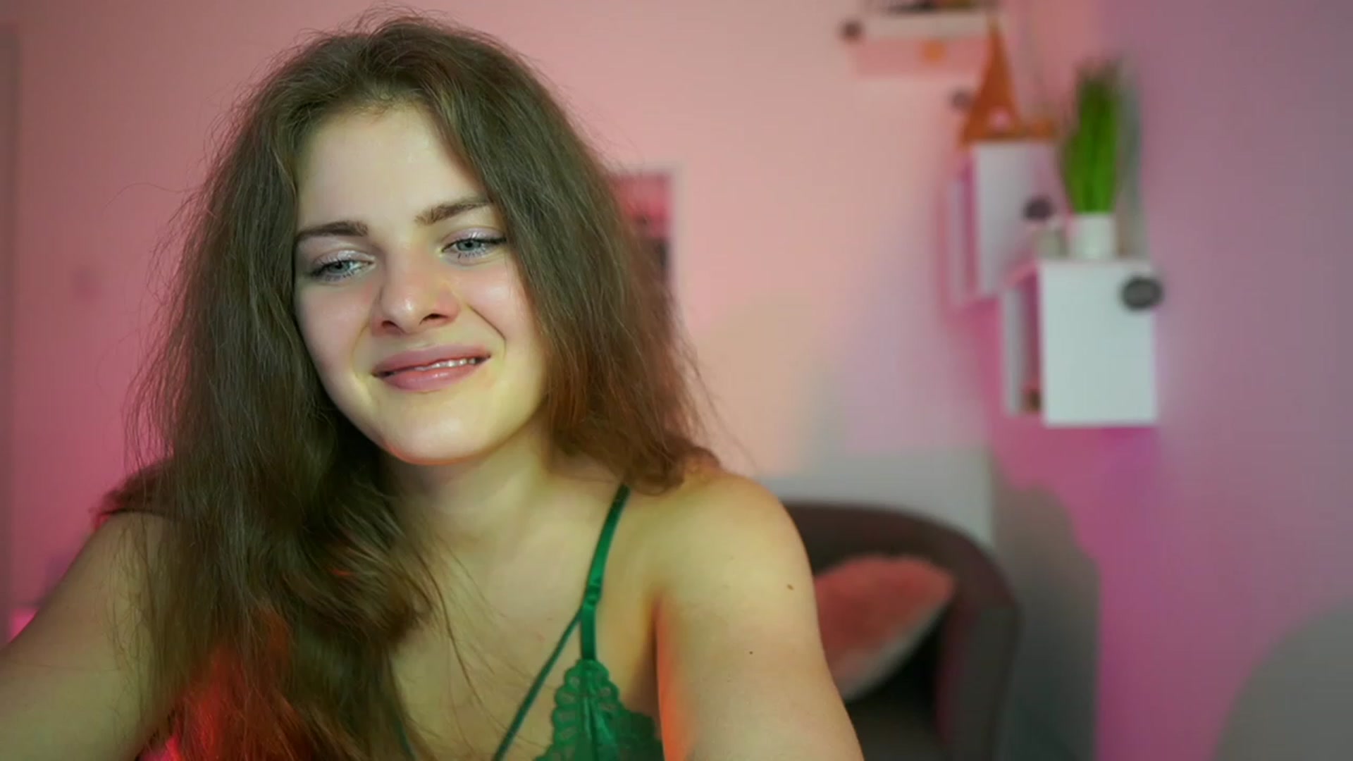 Gallery image thumbnail from Elly_Malkova_'s myfreecams stream on, 06/21/2023, 22:11 image 19 of 20