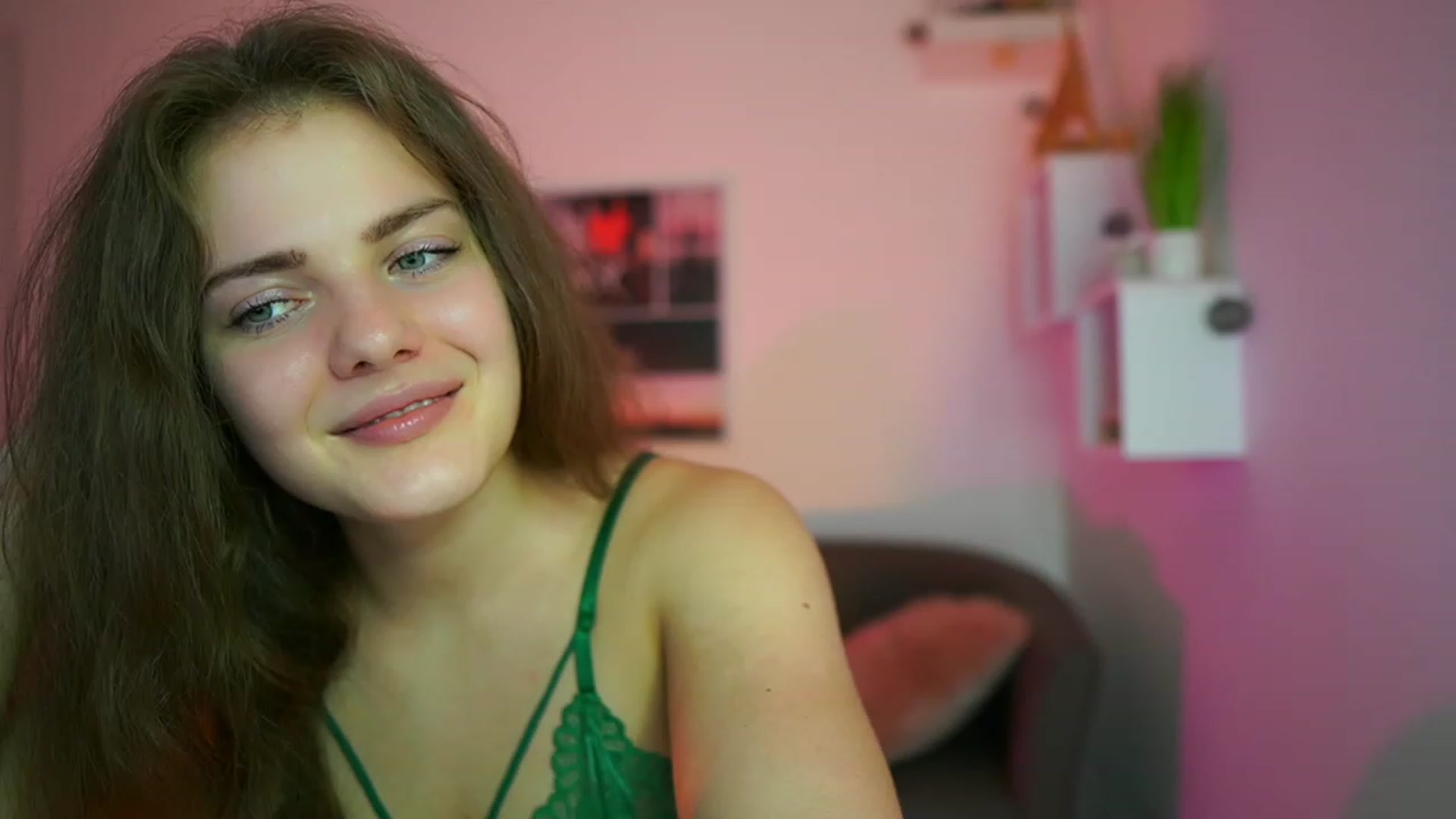 Gallery image thumbnail from Elly_Malkova_'s myfreecams stream on, 06/21/2023, 22:11 image 11 of 20