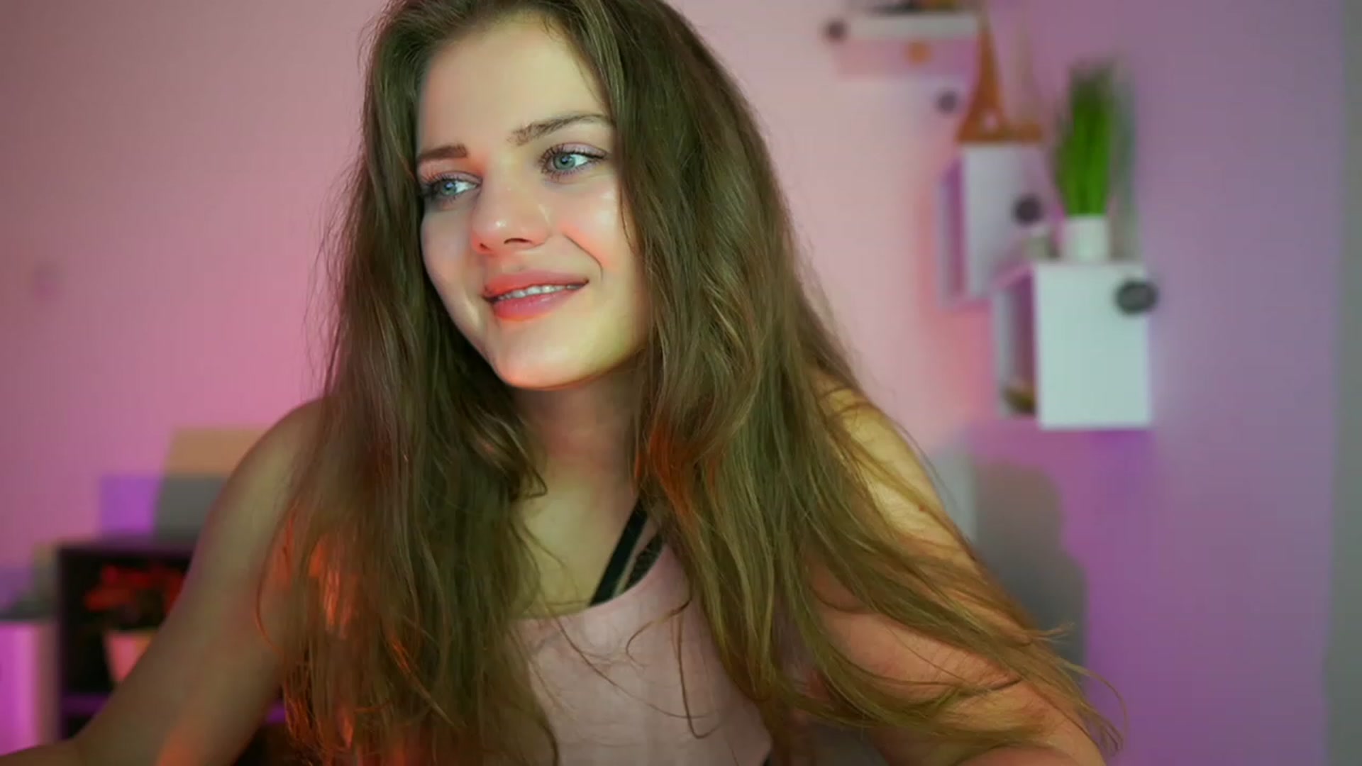Gallery image thumbnail from Elly_Malkova_'s myfreecams stream on, 06/27/2023, 18:38 image 20 of 20