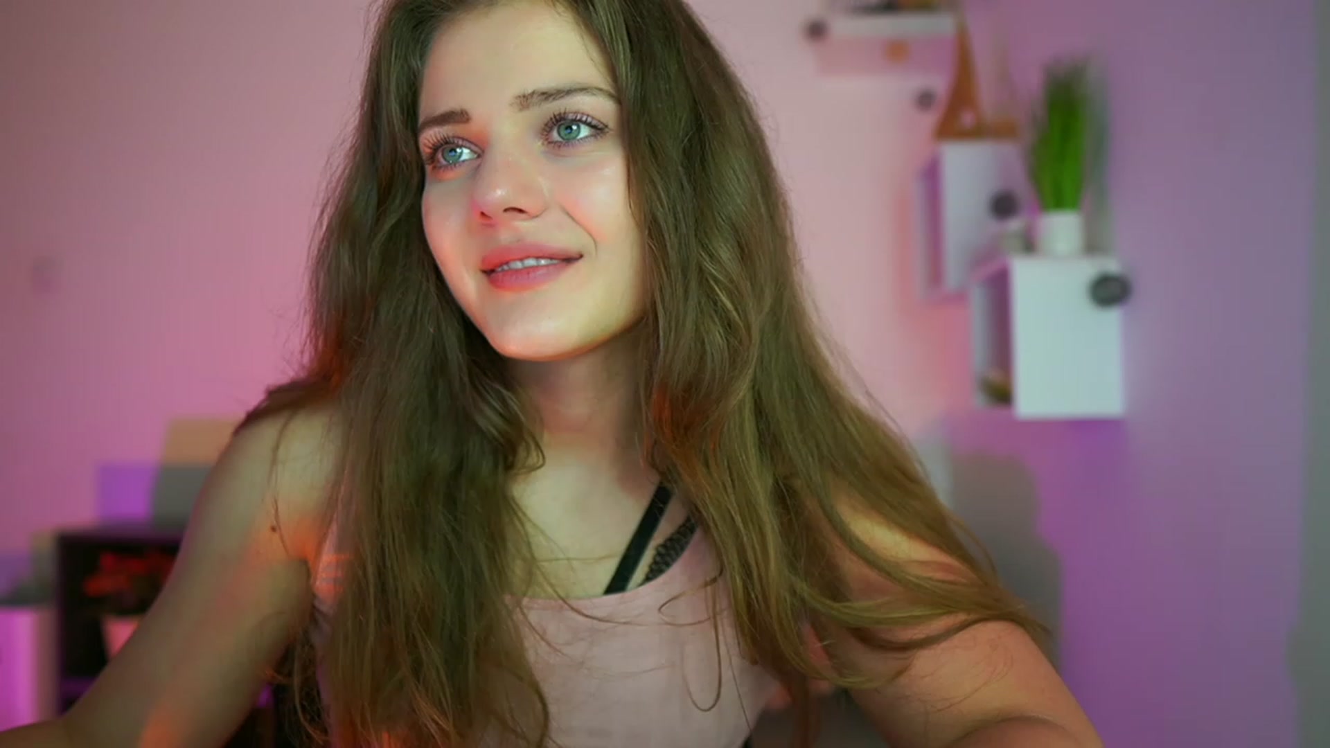 Gallery image thumbnail from Elly_Malkova_'s myfreecams stream on, 06/27/2023, 18:38 image 13 of 20