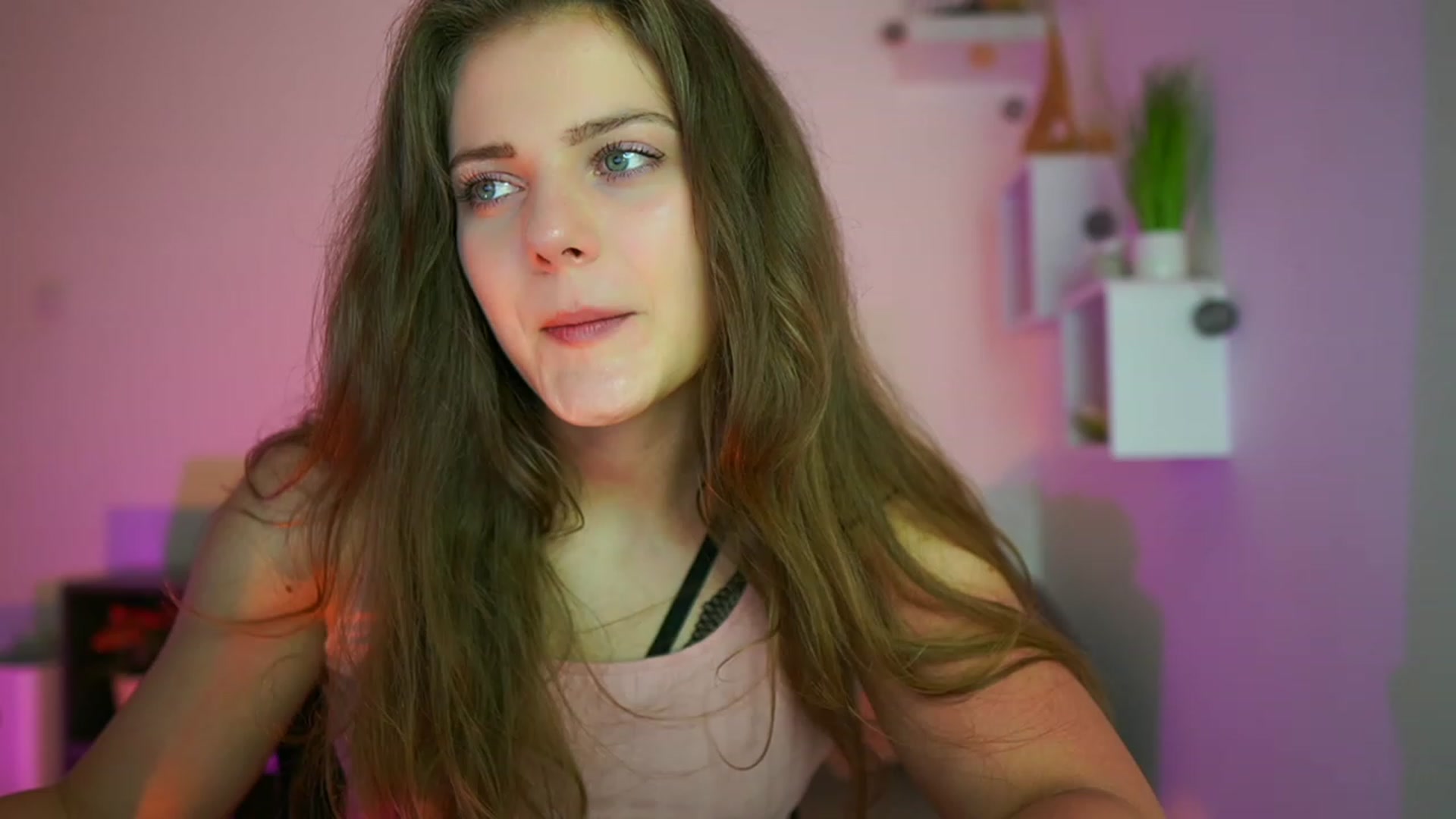 Gallery image thumbnail from Elly_Malkova_'s myfreecams stream on, 06/27/2023, 18:38 image 9 of 20
