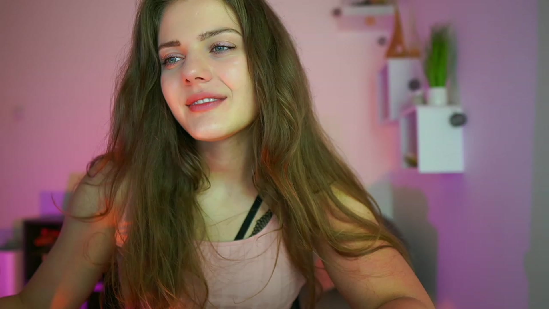 Gallery image thumbnail from Elly_Malkova_'s myfreecams stream on, 06/27/2023, 18:38 image 7 of 20