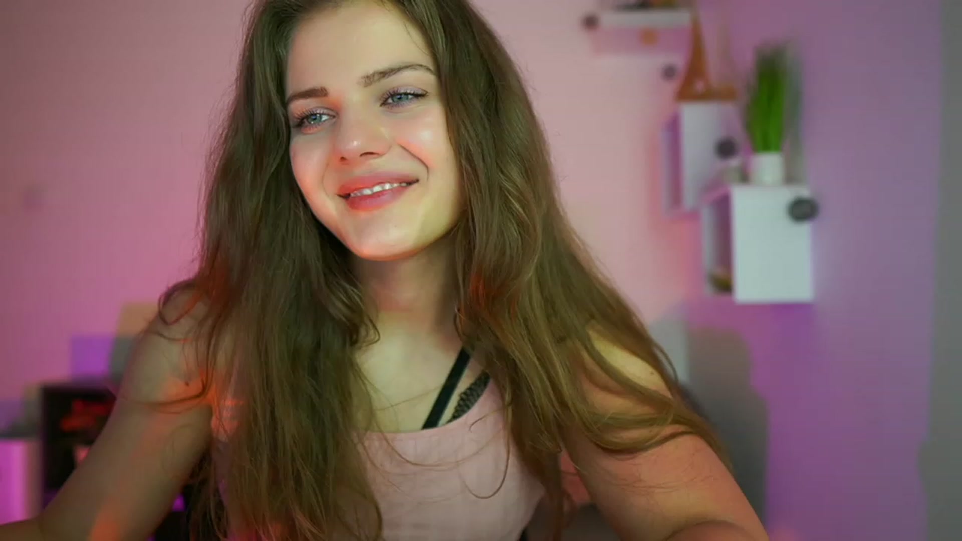 Gallery image thumbnail from Elly_Malkova_'s myfreecams stream on, 06/27/2023, 18:38 image 8 of 20