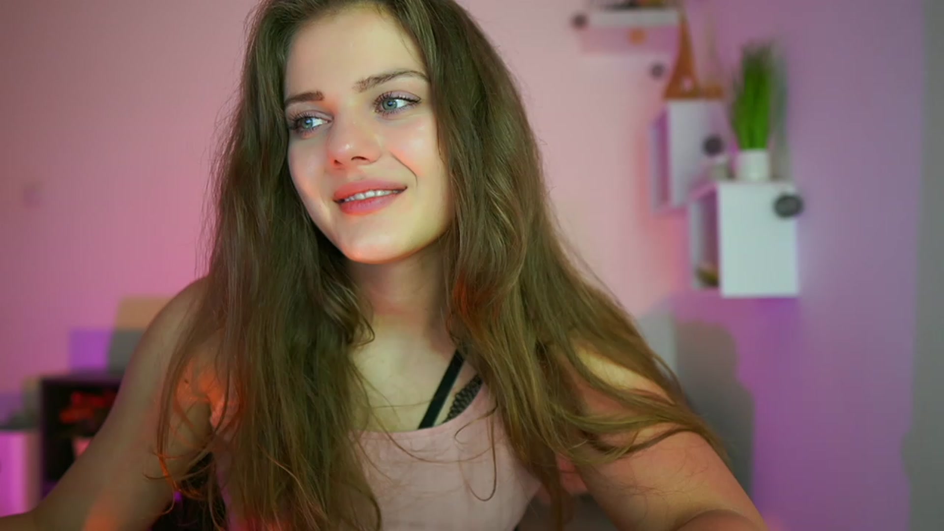 Gallery image thumbnail from Elly_Malkova_'s myfreecams stream on, 06/27/2023, 18:38 image 11 of 20