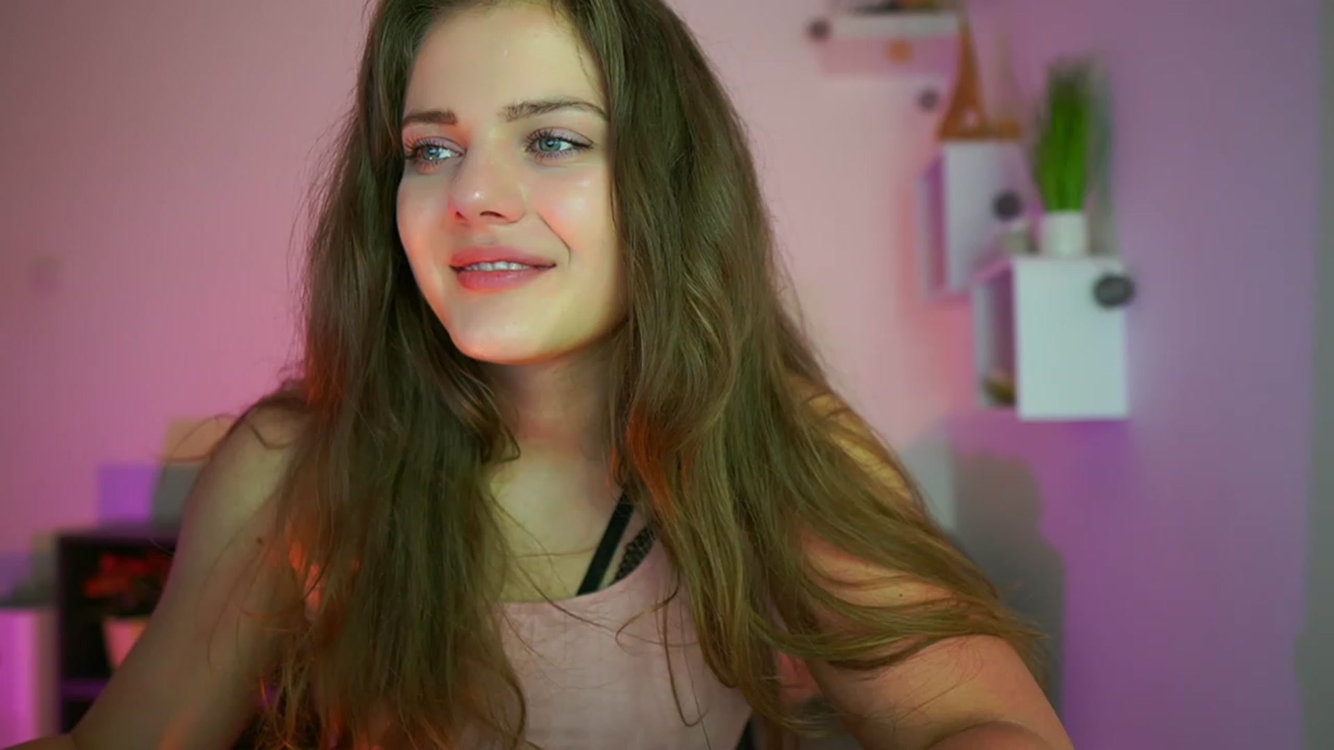 Gallery image thumbnail from Elly_Malkova_'s myfreecams stream on, 06/27/2023, 18:38 image 15 of 20