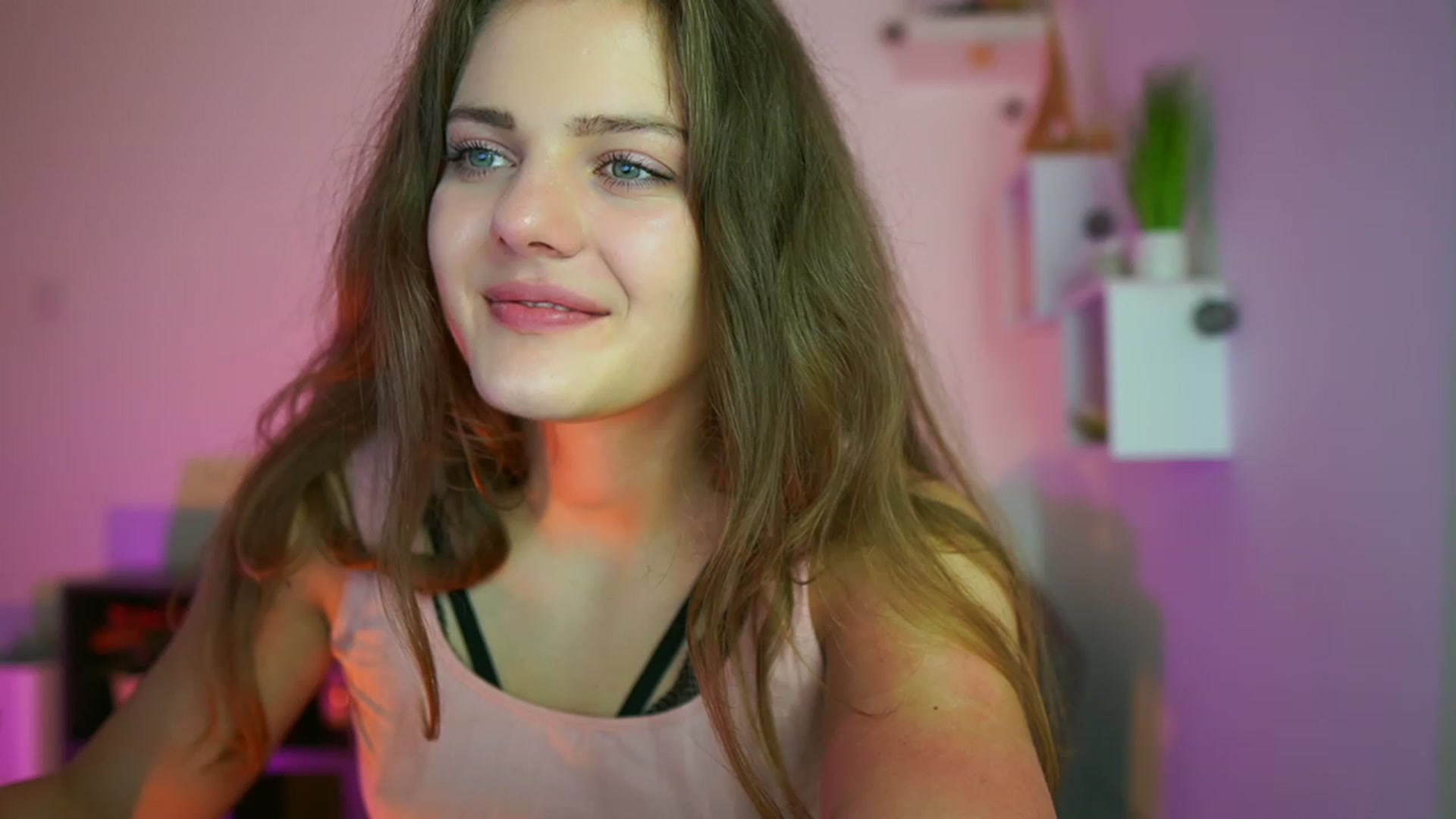 Gallery image thumbnail from Elly_Malkova_'s myfreecams stream on, 06/27/2023, 19:12 image 16 of 20