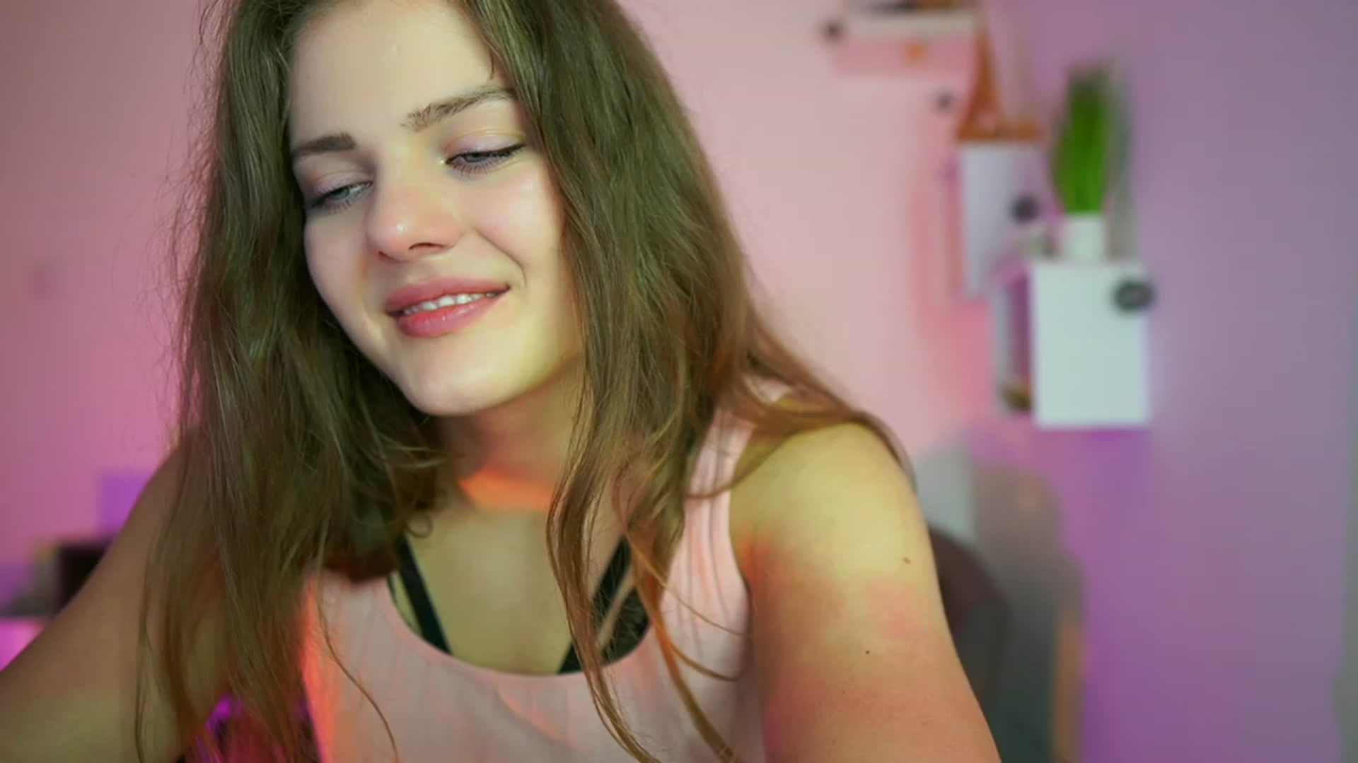 Gallery image thumbnail from Elly_Malkova_'s myfreecams stream on, 06/27/2023, 19:12 image 6 of 20