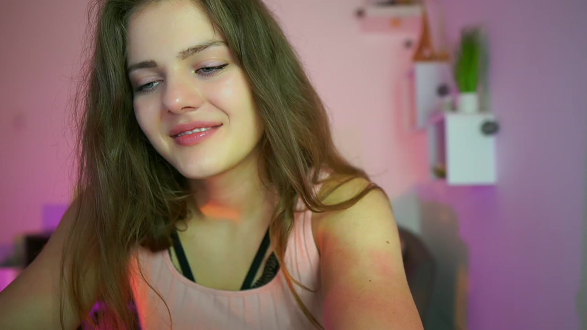 Gallery image thumbnail from Elly_Malkova_'s myfreecams stream on, 06/27/2023, 19:12 image 7 of 20