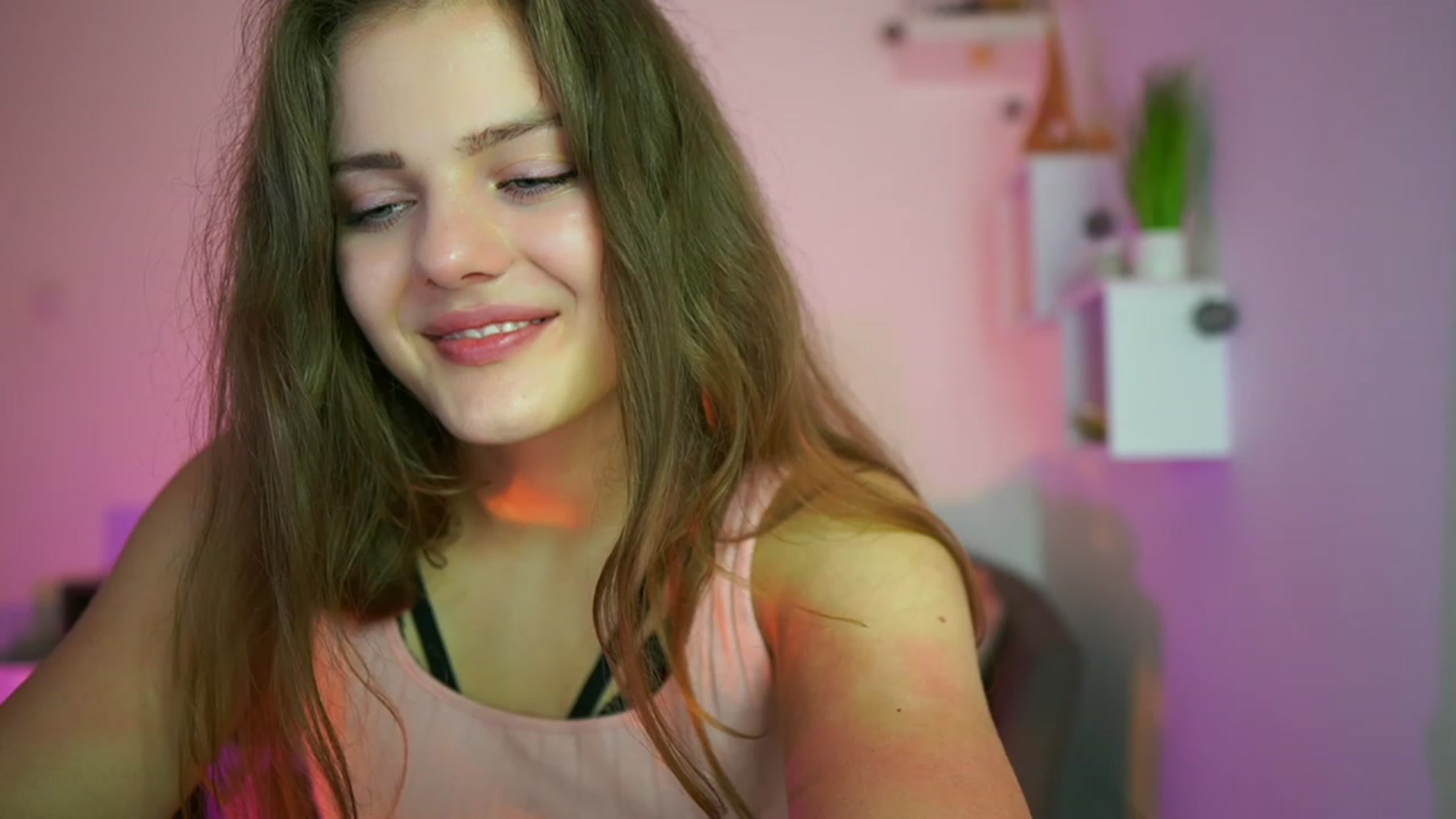 Gallery image thumbnail from Elly_Malkova_'s myfreecams stream on, 06/27/2023, 19:12 image 9 of 20