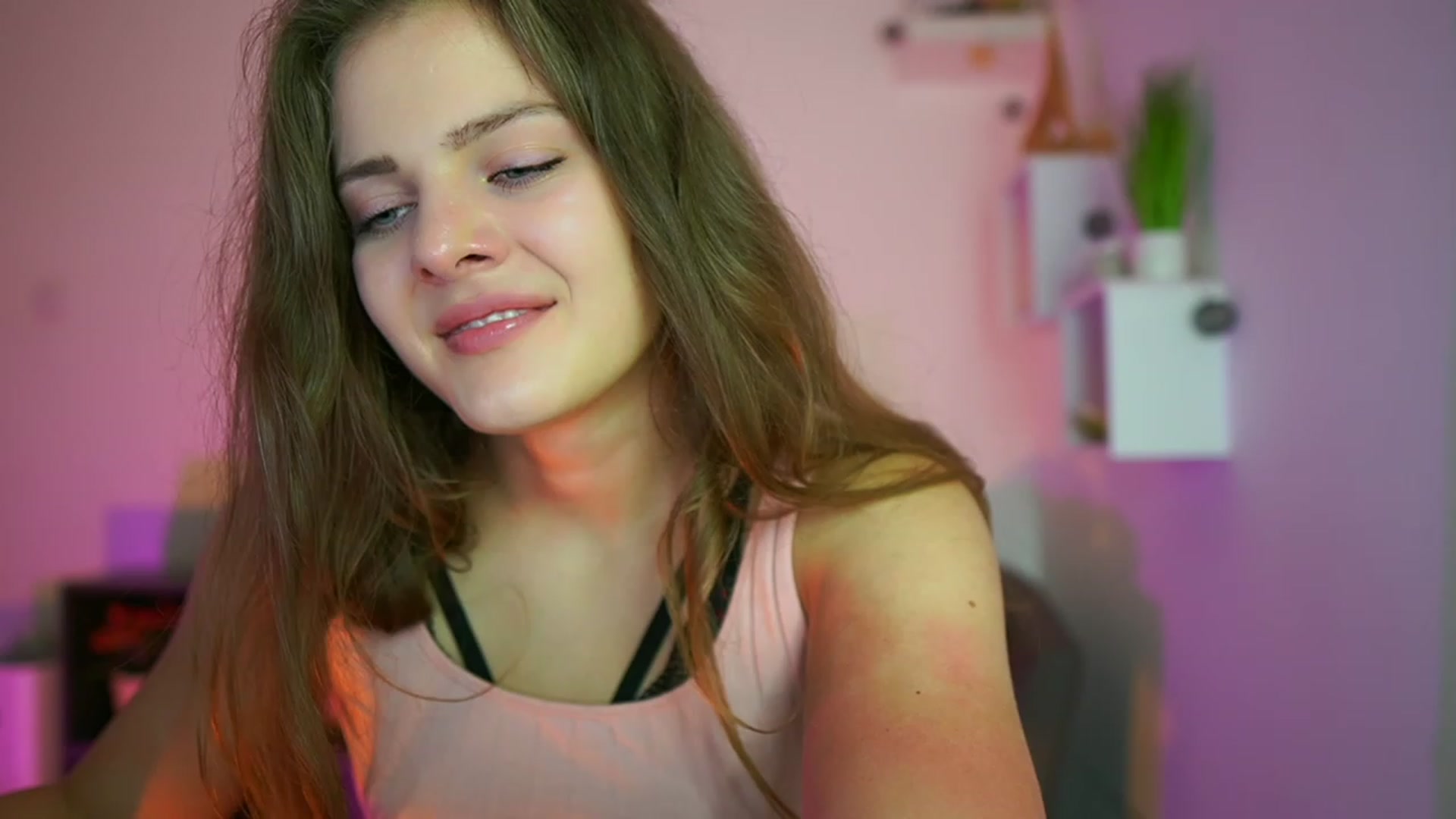 Gallery image thumbnail from Elly_Malkova_'s myfreecams stream on, 06/27/2023, 19:12 image 11 of 20