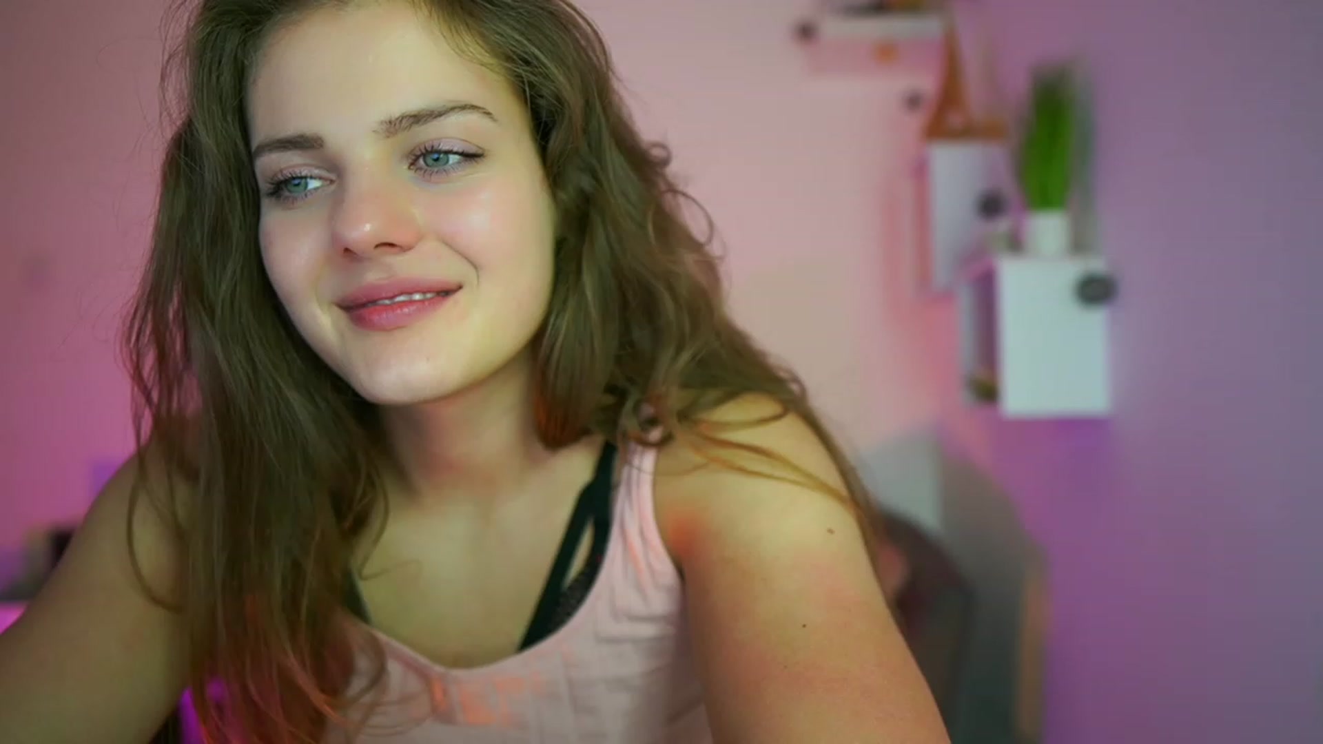 Gallery image thumbnail from Elly_Malkova_'s myfreecams stream on, 06/27/2023, 22:25 image 11 of 20