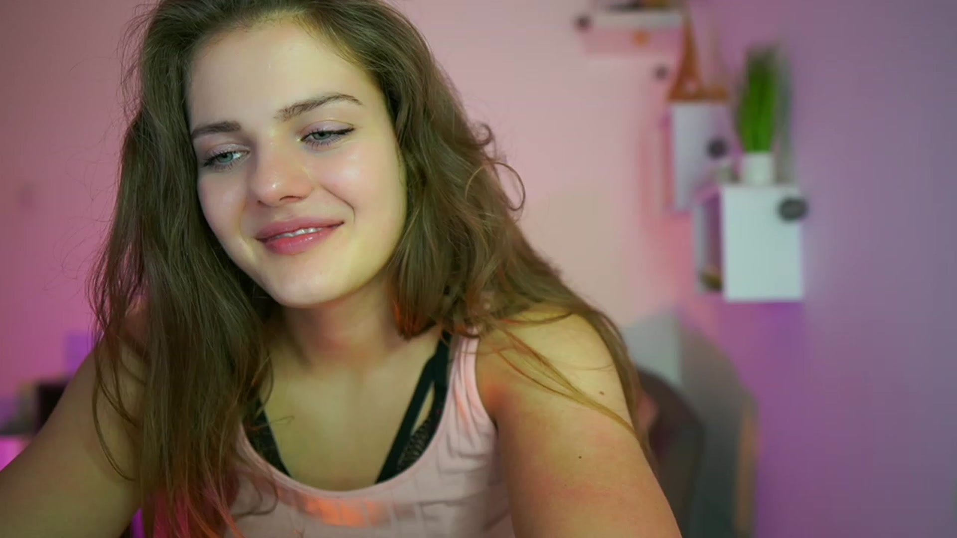 Gallery image thumbnail from Elly_Malkova_'s myfreecams stream on, 06/27/2023, 22:25 image 14 of 20