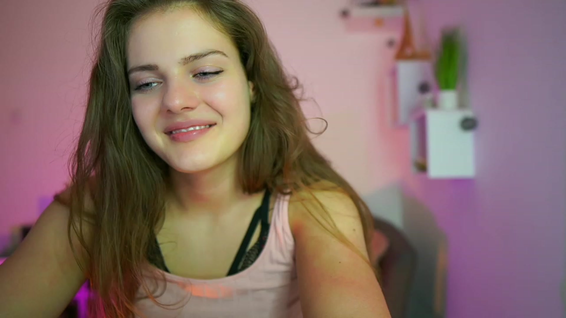 Gallery image thumbnail from Elly_Malkova_'s myfreecams stream on, 06/27/2023, 22:25 image 18 of 20