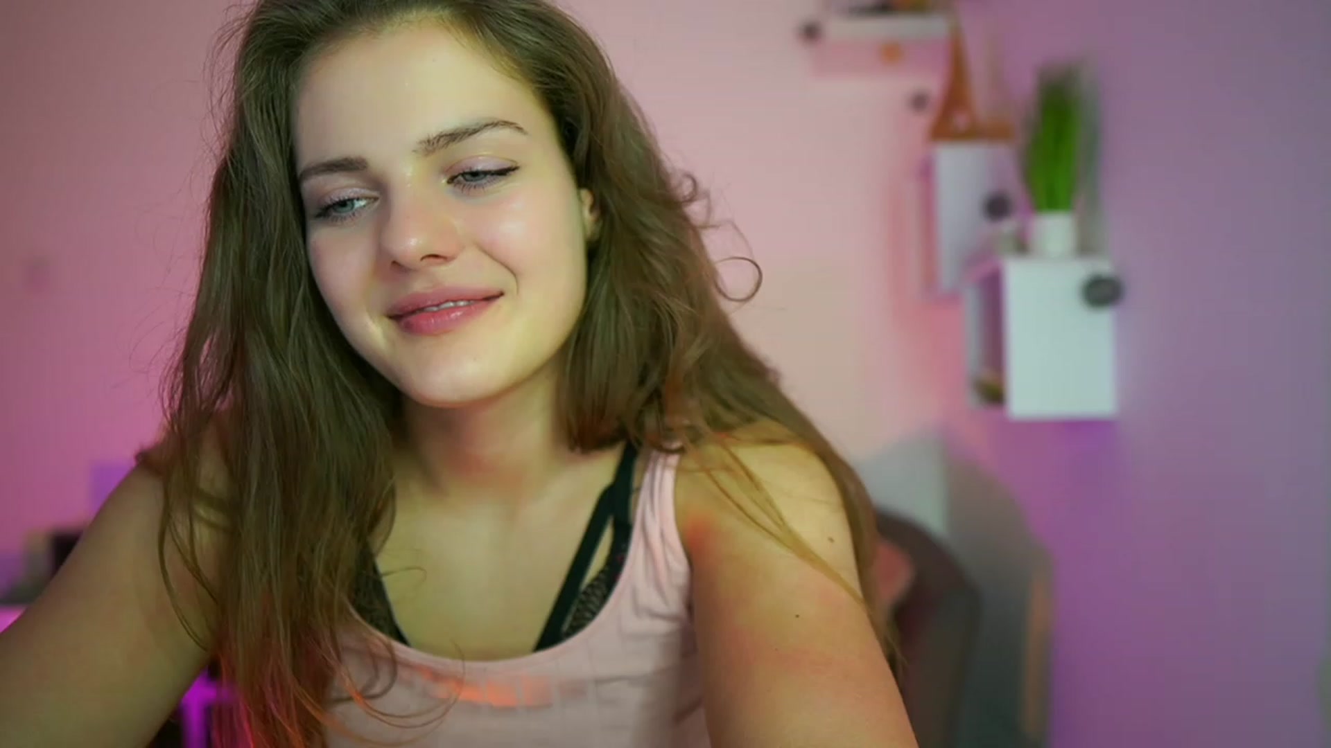 Gallery image thumbnail from Elly_Malkova_'s myfreecams stream on, 06/27/2023, 22:25 image 17 of 20