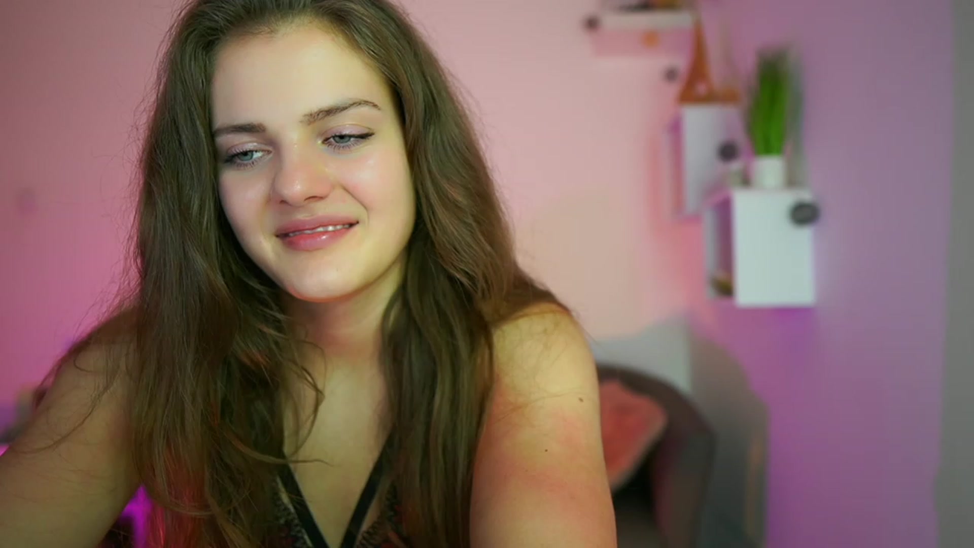 Gallery image thumbnail from Elly_Malkova_'s myfreecams stream on, 06/27/2023, 23:01 image 19 of 20