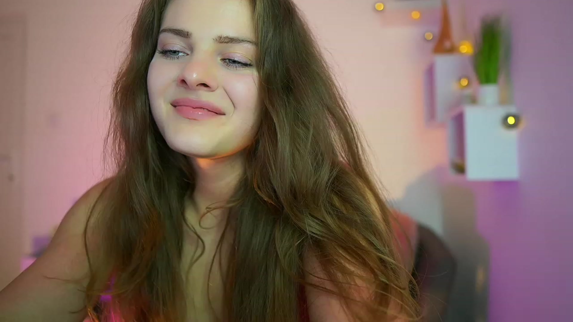 Gallery image thumbnail from Elly_Malkova_'s myfreecams stream on, 06/28/2023, 20:25 image 20 of 20