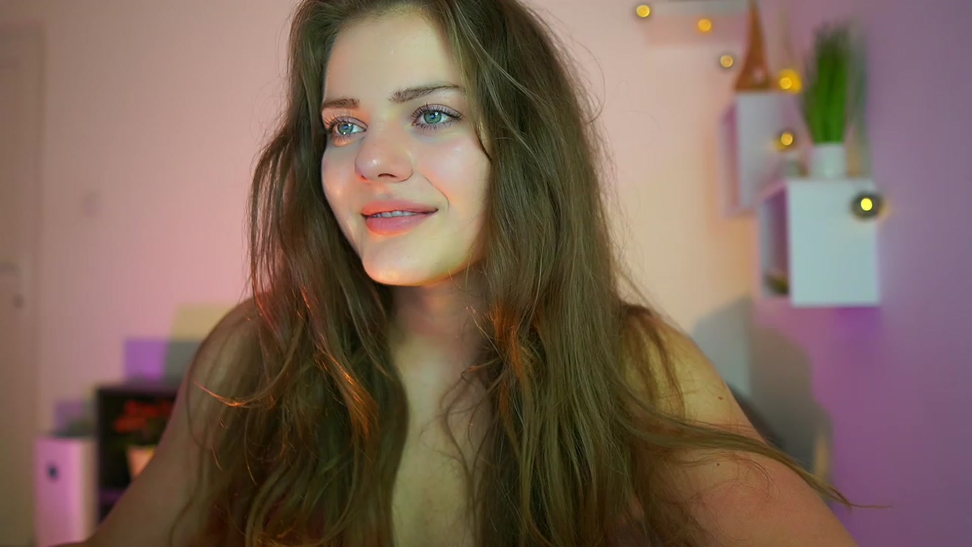 Gallery image thumbnail from Elly_Malkova_'s myfreecams stream on, 06/28/2023, 20:42 image 16 of 20