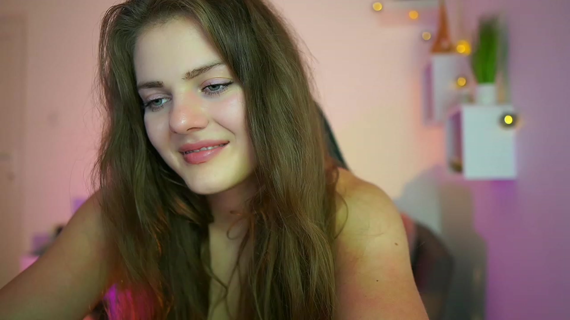 Gallery image thumbnail from Elly_Malkova_'s myfreecams stream on, 06/28/2023, 20:42 image 5 of 20