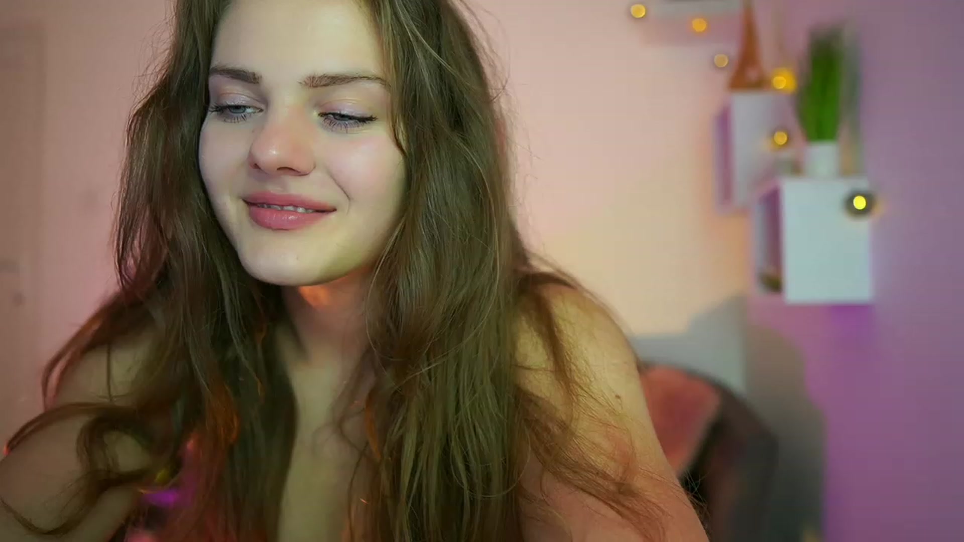 Gallery image thumbnail from Elly_Malkova_'s myfreecams stream on, 06/28/2023, 20:42 image 12 of 20