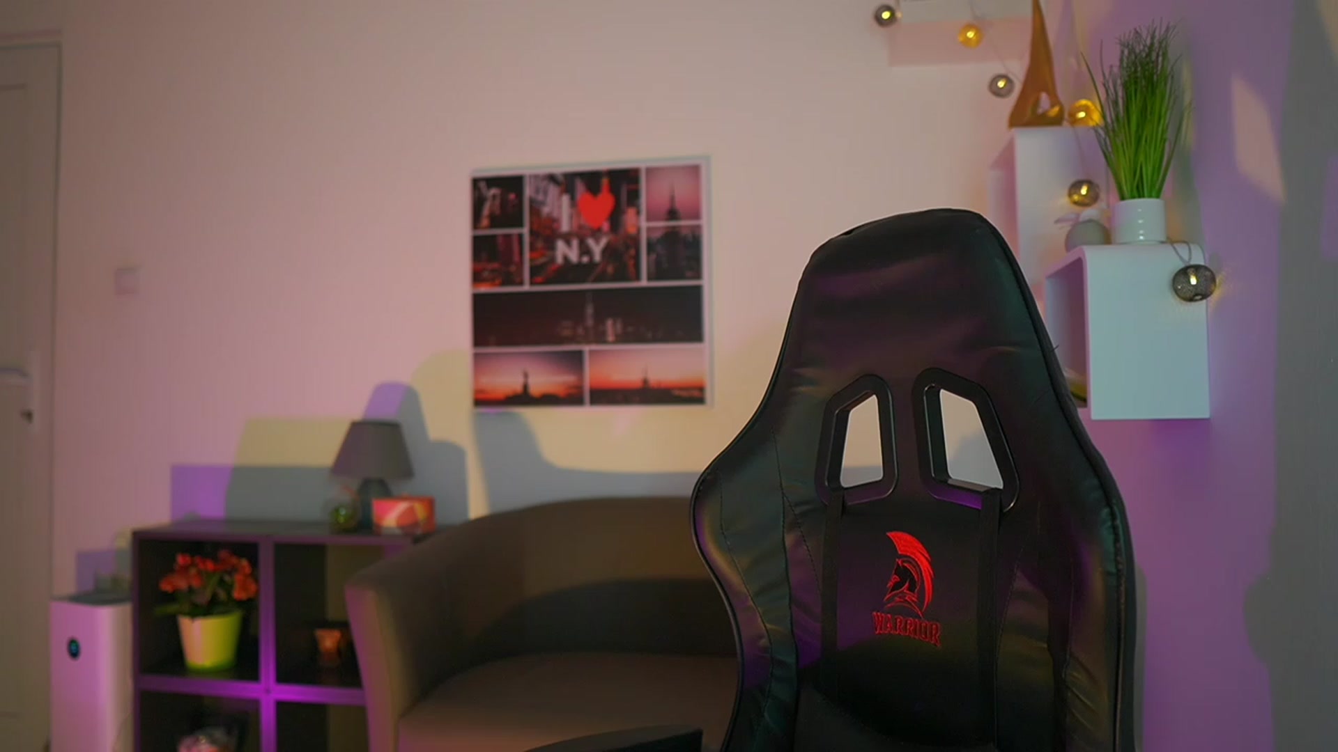 Gallery image thumbnail from Elly_Malkova_'s myfreecams stream on, 06/28/2023, 21:30 image 12 of 20