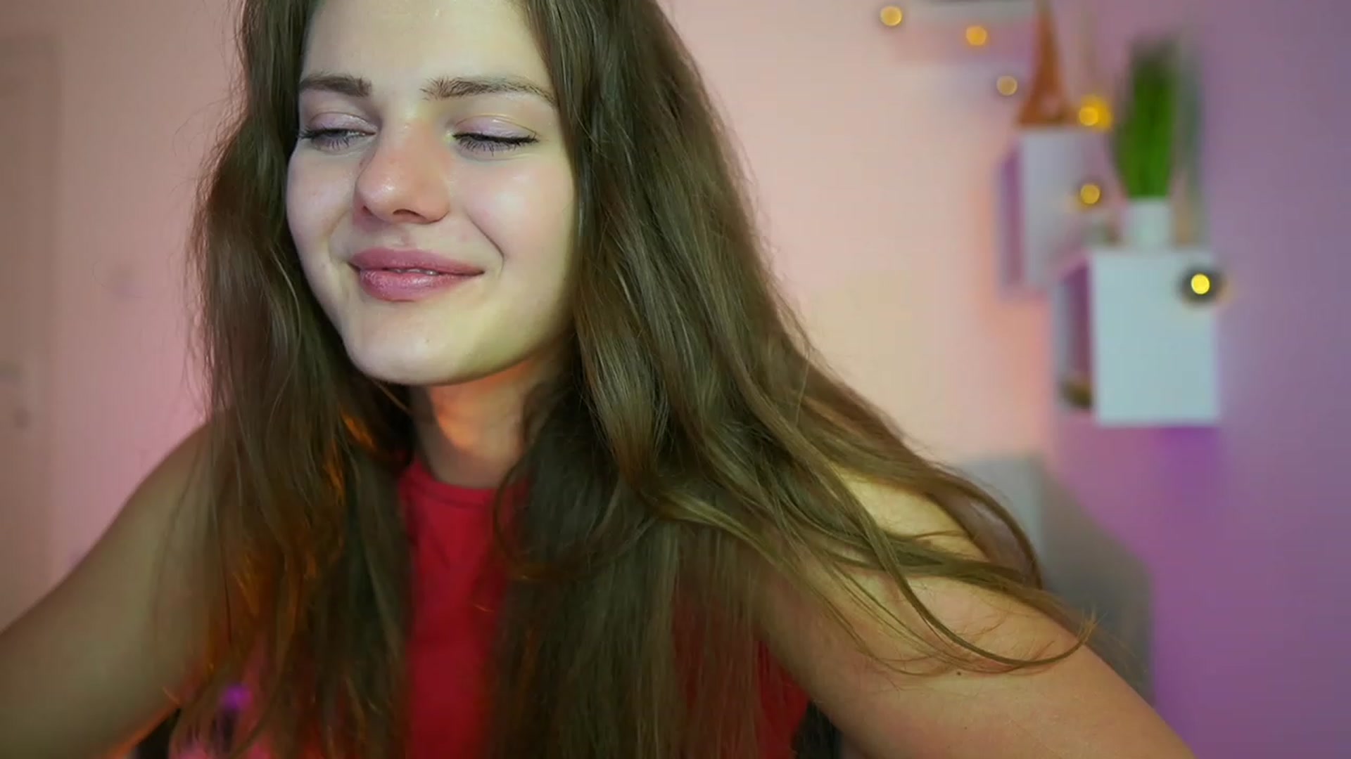 Gallery image thumbnail from Elly_Malkova_'s myfreecams stream on, 06/28/2023, 23:10 image 13 of 20