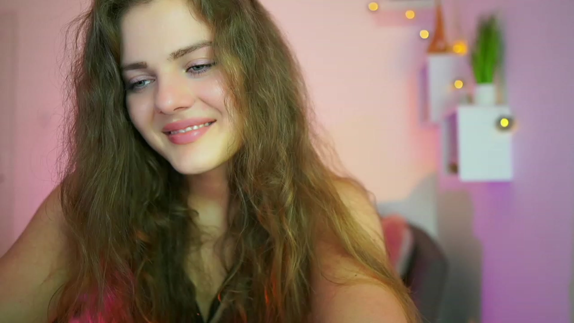 Gallery image thumbnail from Elly_Malkova_'s myfreecams stream on, 06/29/2023, 19:48 image 16 of 20