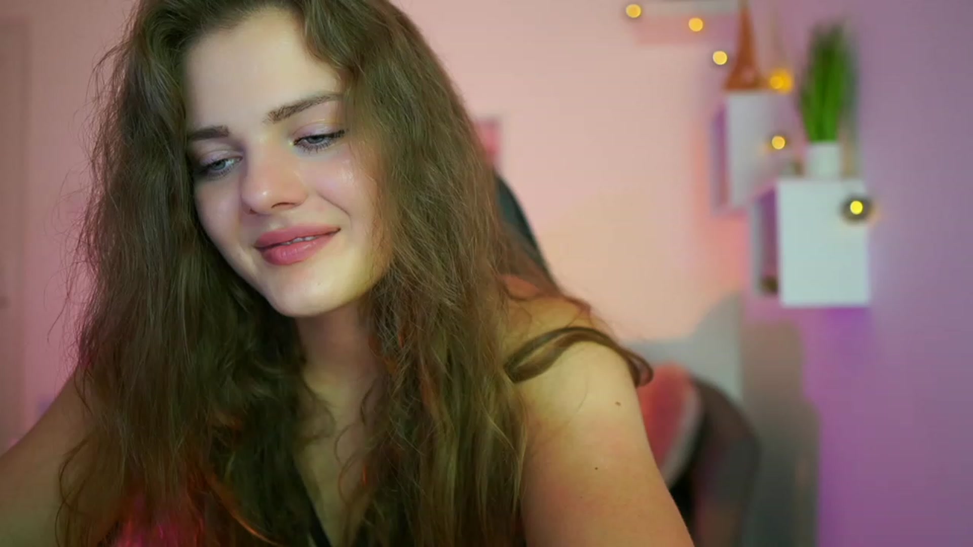 Gallery image thumbnail from Elly_Malkova_'s myfreecams stream on, 06/29/2023, 19:48 image 12 of 20