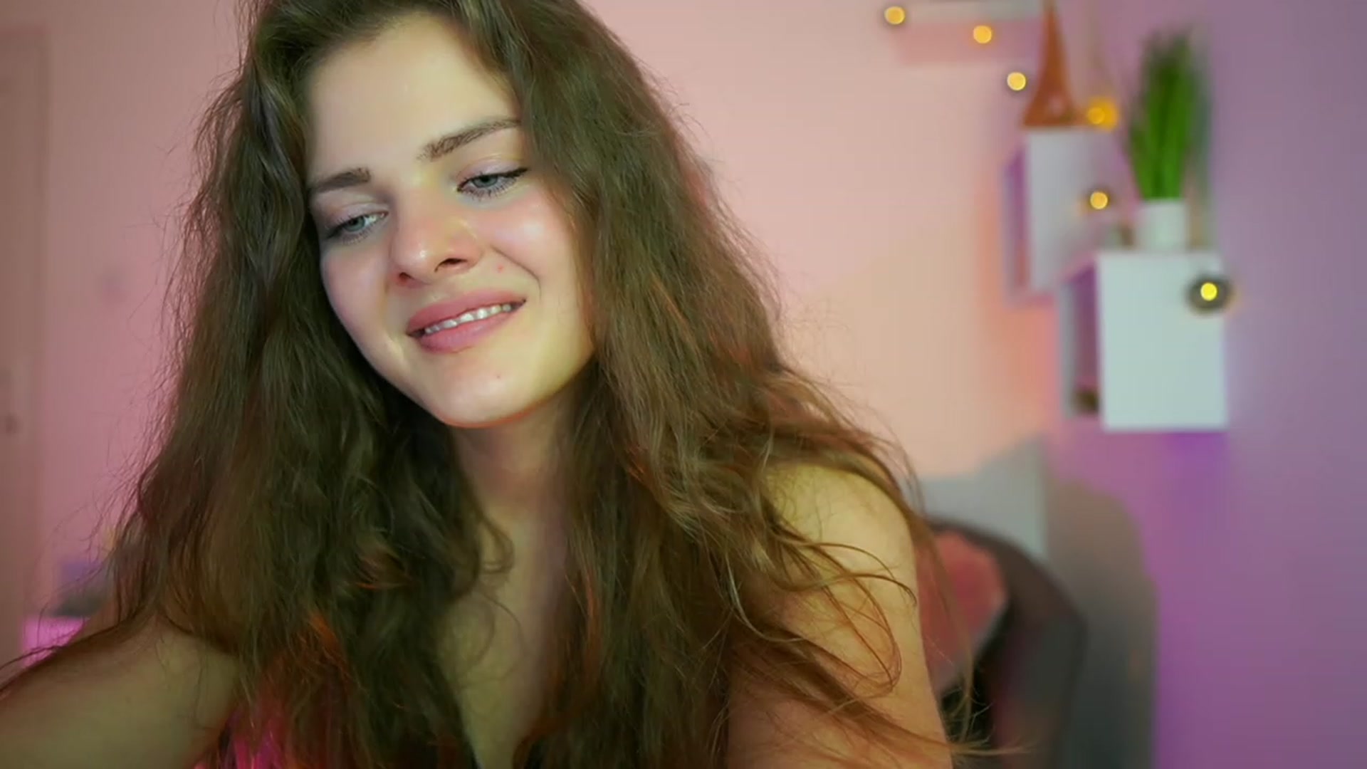 Gallery image thumbnail from Elly_Malkova_'s myfreecams stream on, 06/29/2023, 22:32 image 18 of 20