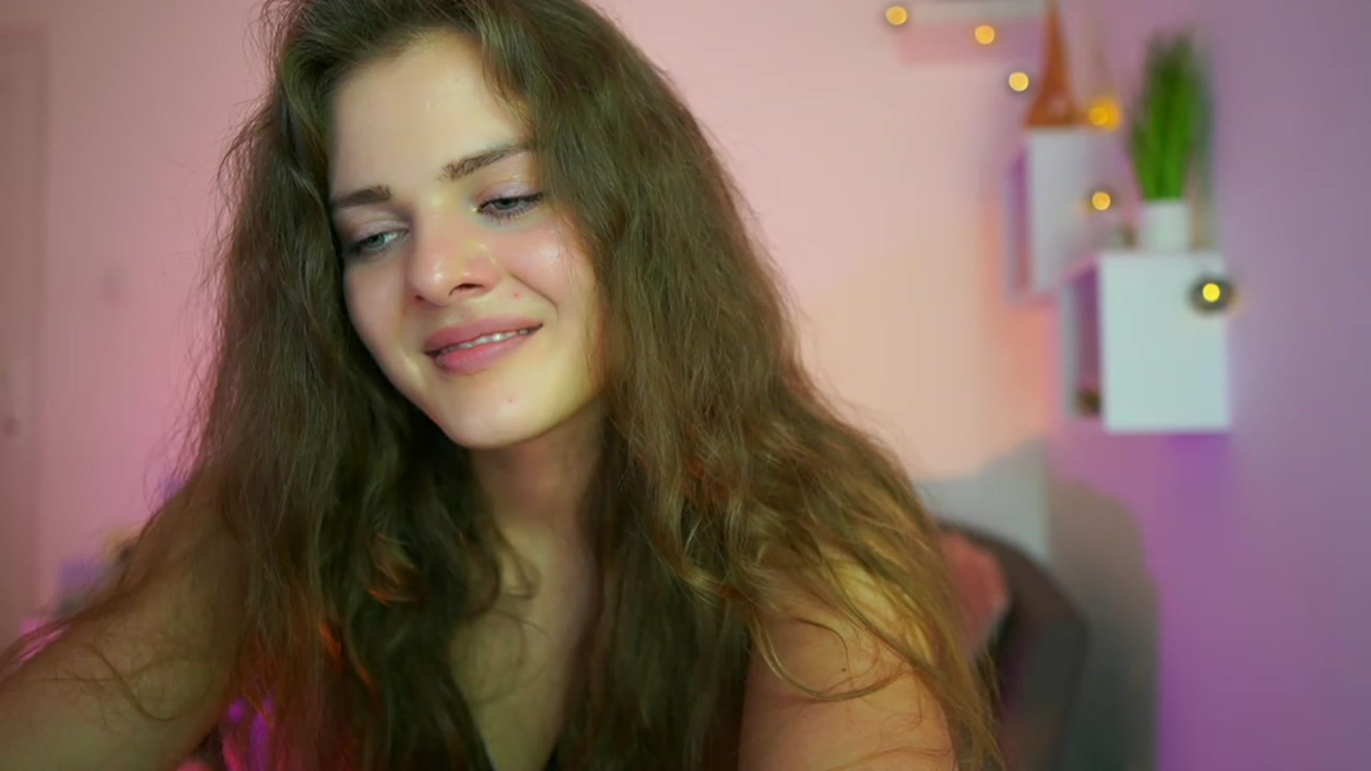Gallery image thumbnail from Elly_Malkova_'s myfreecams stream on, 06/29/2023, 22:32 image 19 of 20