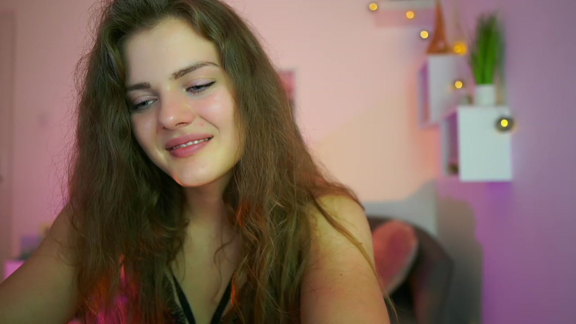 Gallery image thumbnail from Elly_Malkova_'s myfreecams stream on, 06/29/2023, 22:32 image 10 of 20