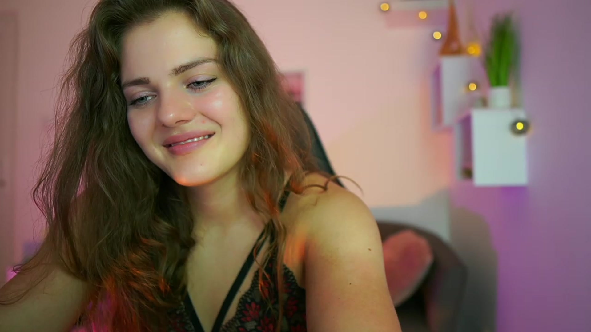 Gallery image thumbnail from Elly_Malkova_'s myfreecams stream on, 06/29/2023, 22:32 image 13 of 20