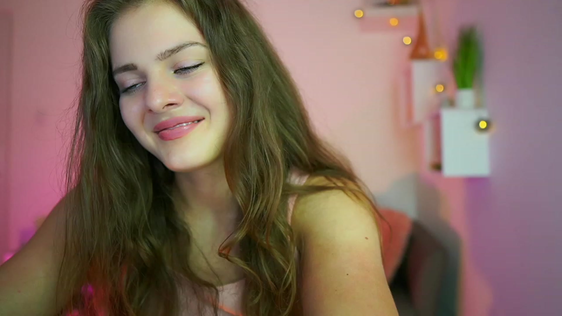 Gallery image thumbnail from Elly_Malkova_'s myfreecams stream on, 07/02/2023, 21:45 image 10 of 20