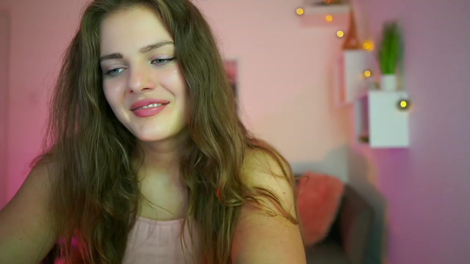 Gallery image thumbnail from Elly_Malkova_'s myfreecams stream on, 07/02/2023, 21:45 image 7 of 20