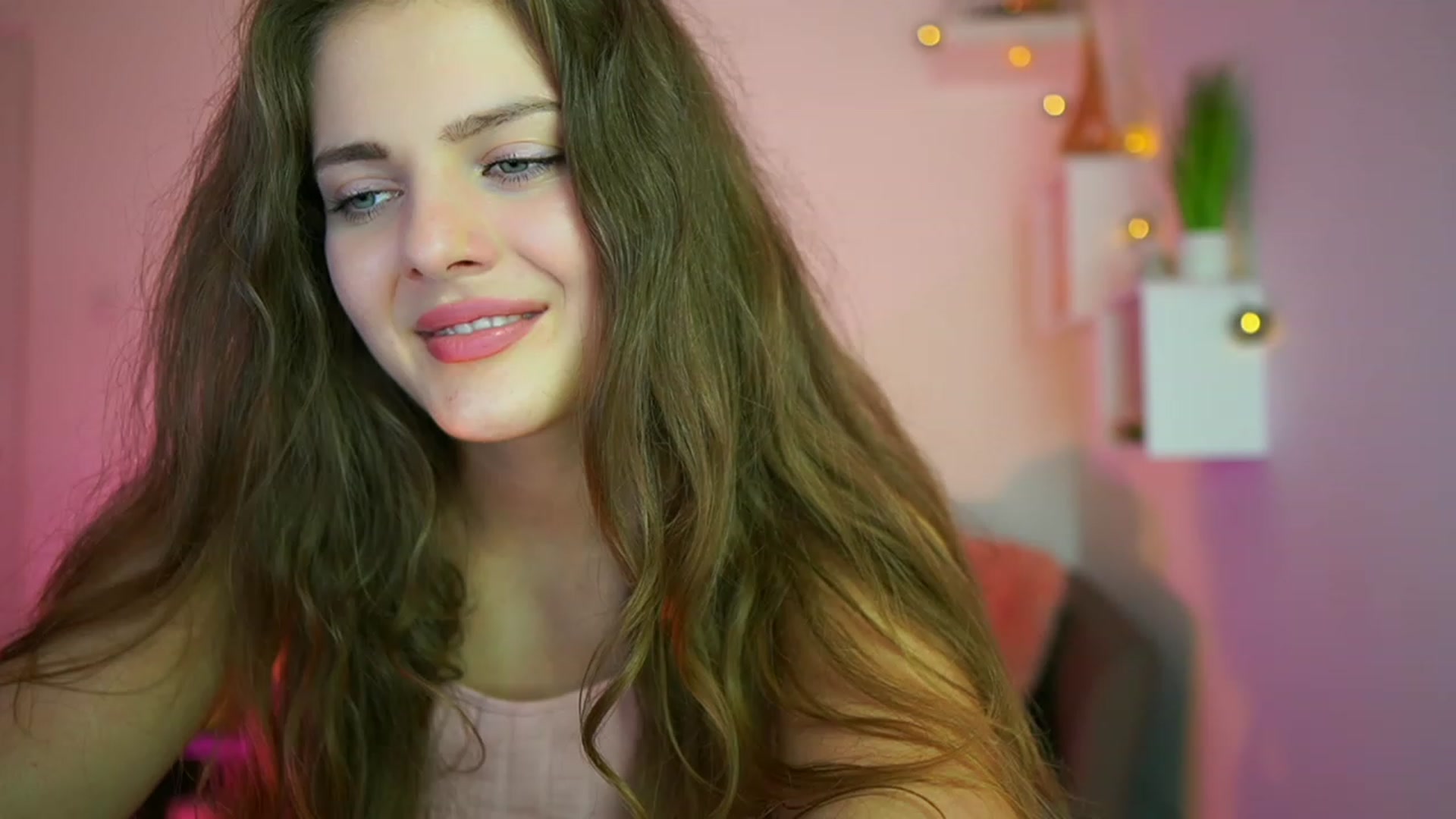 Gallery image thumbnail from Elly_Malkova_'s myfreecams stream on, 07/02/2023, 21:45 image 6 of 20