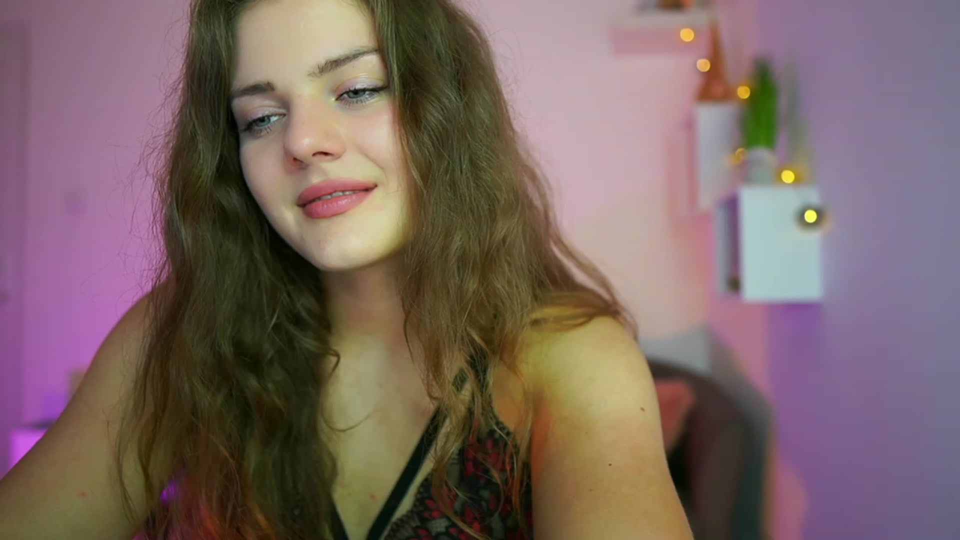 Gallery image thumbnail from Elly_Malkova_'s myfreecams stream on, 07/05/2023, 19:35 image 4 of 20