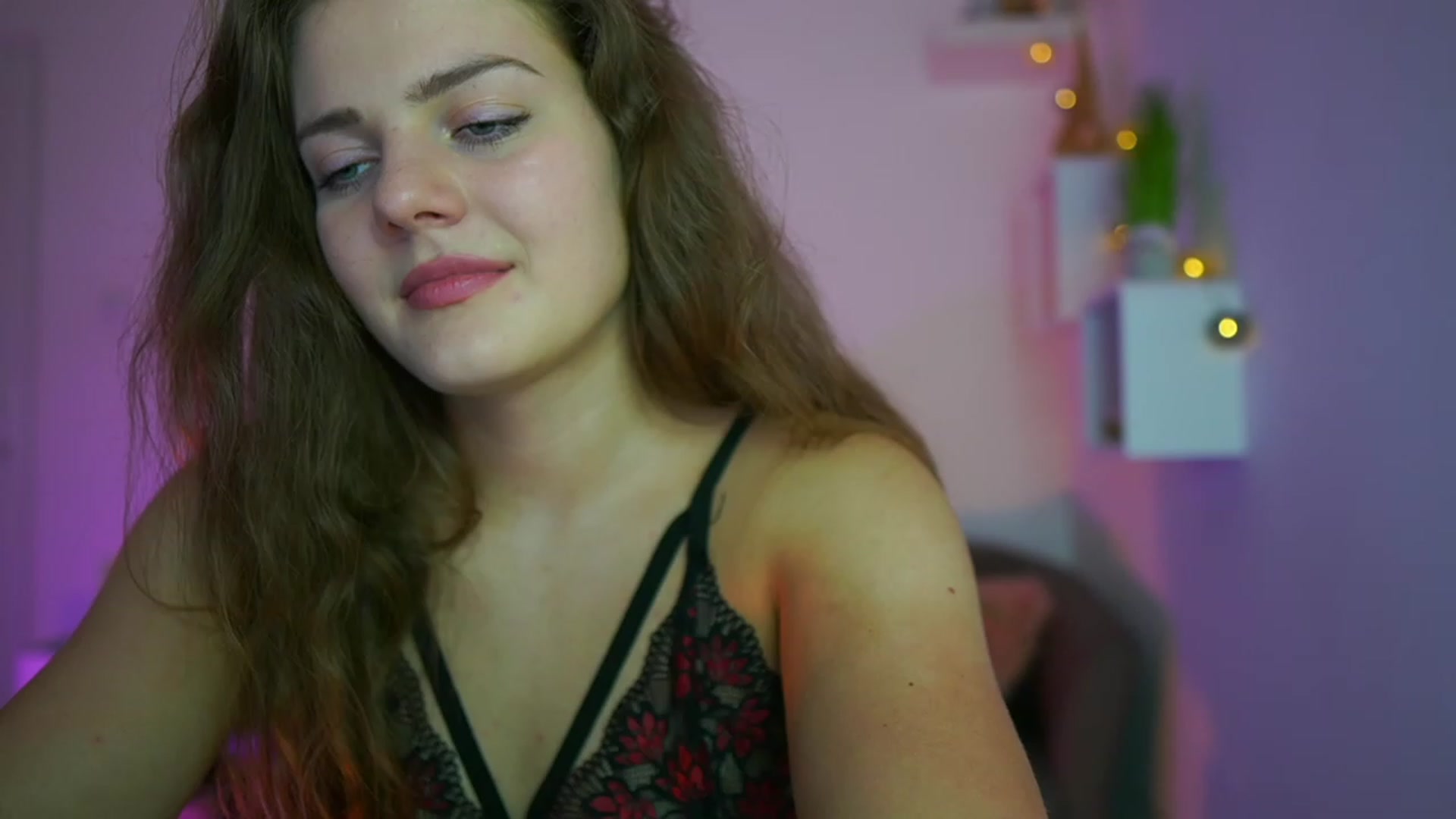 Gallery image thumbnail from Elly_Malkova_'s myfreecams stream on, 07/05/2023, 19:35 image 17 of 20