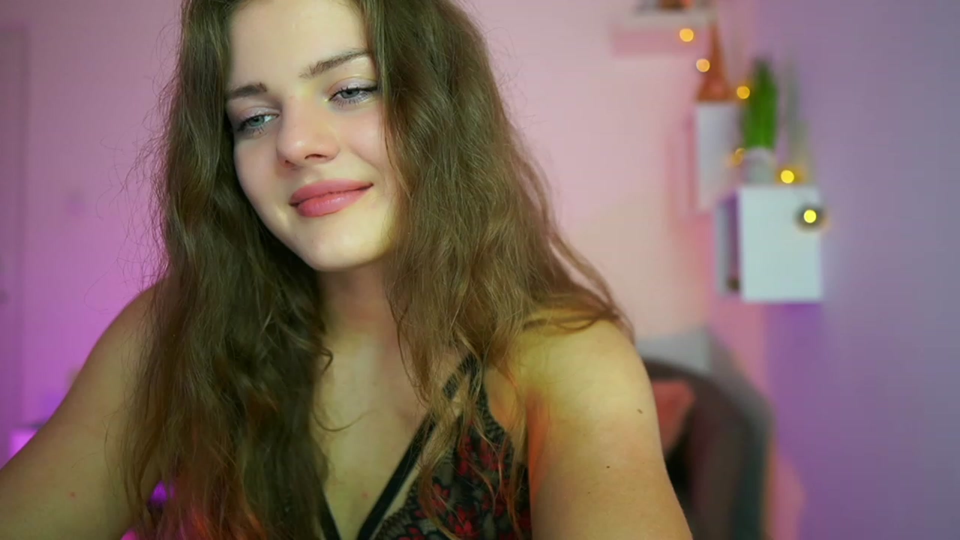 Gallery image thumbnail from Elly_Malkova_'s myfreecams stream on, 07/05/2023, 19:35 image 6 of 20