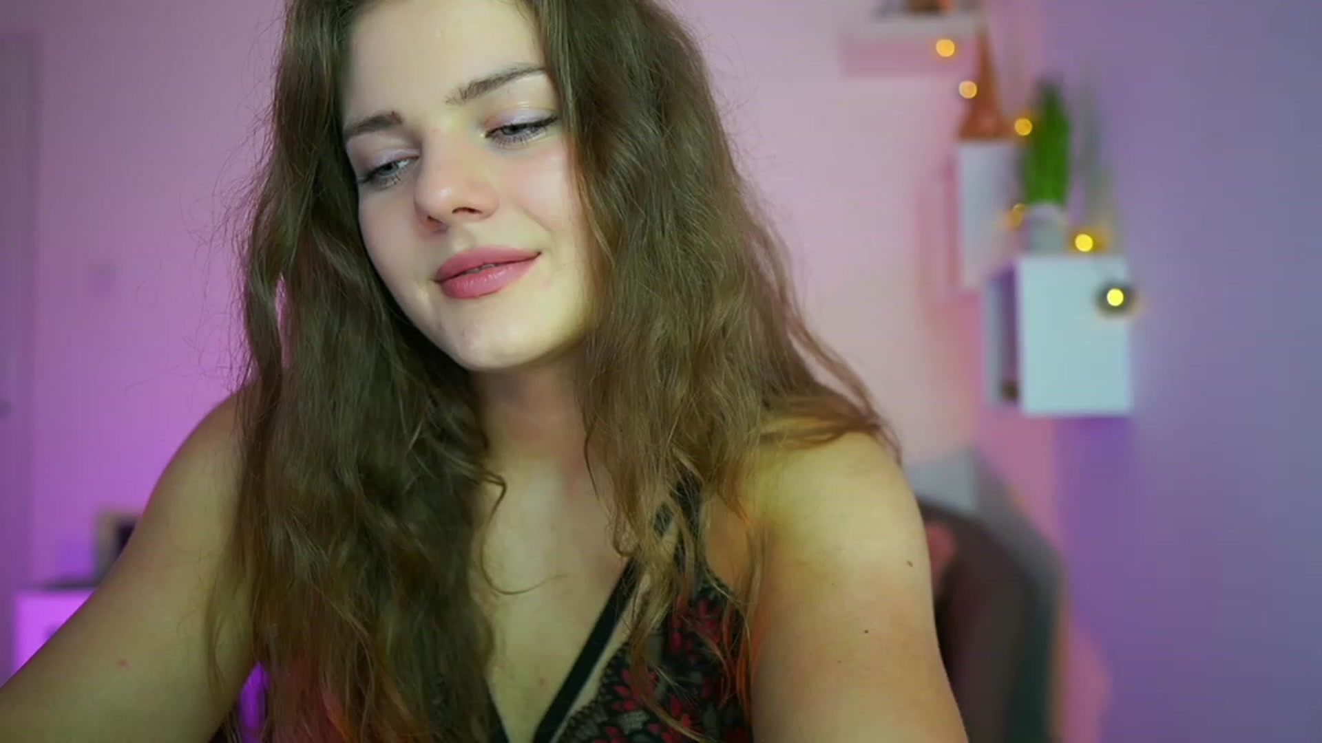 Gallery image thumbnail from Elly_Malkova_'s myfreecams stream on, 07/05/2023, 19:35 image 3 of 20